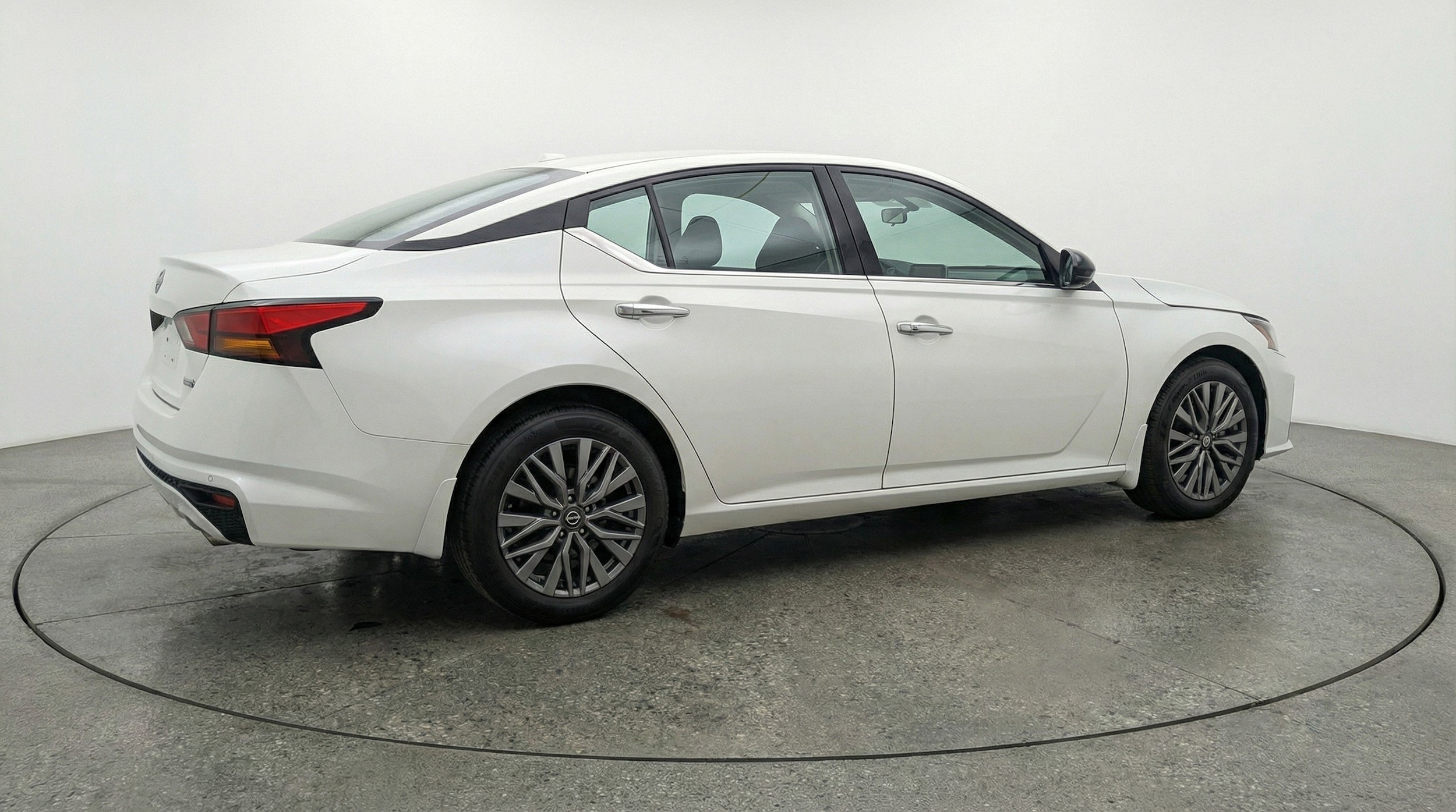 Thumbnail: 2025 Nissan Altima - 9