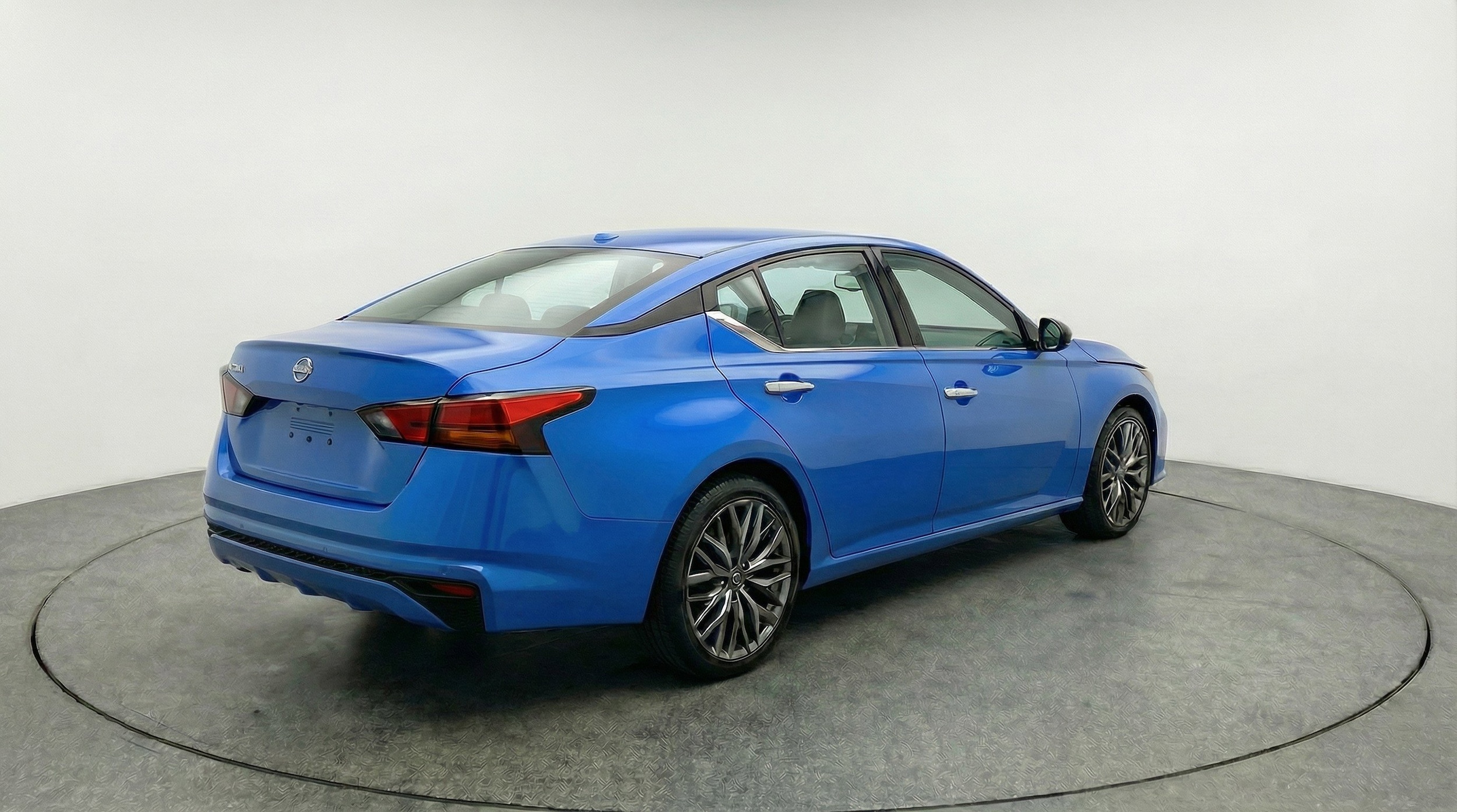 Thumbnail: 2025 Nissan Altima - 9