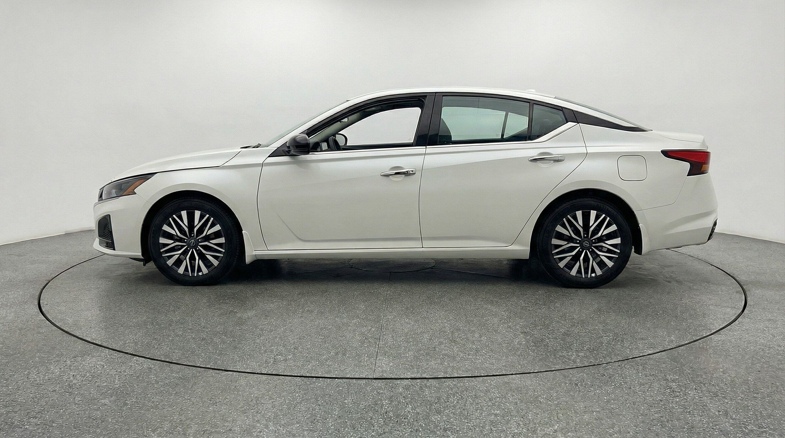 Thumbnail: 2025 Nissan Altima - 4