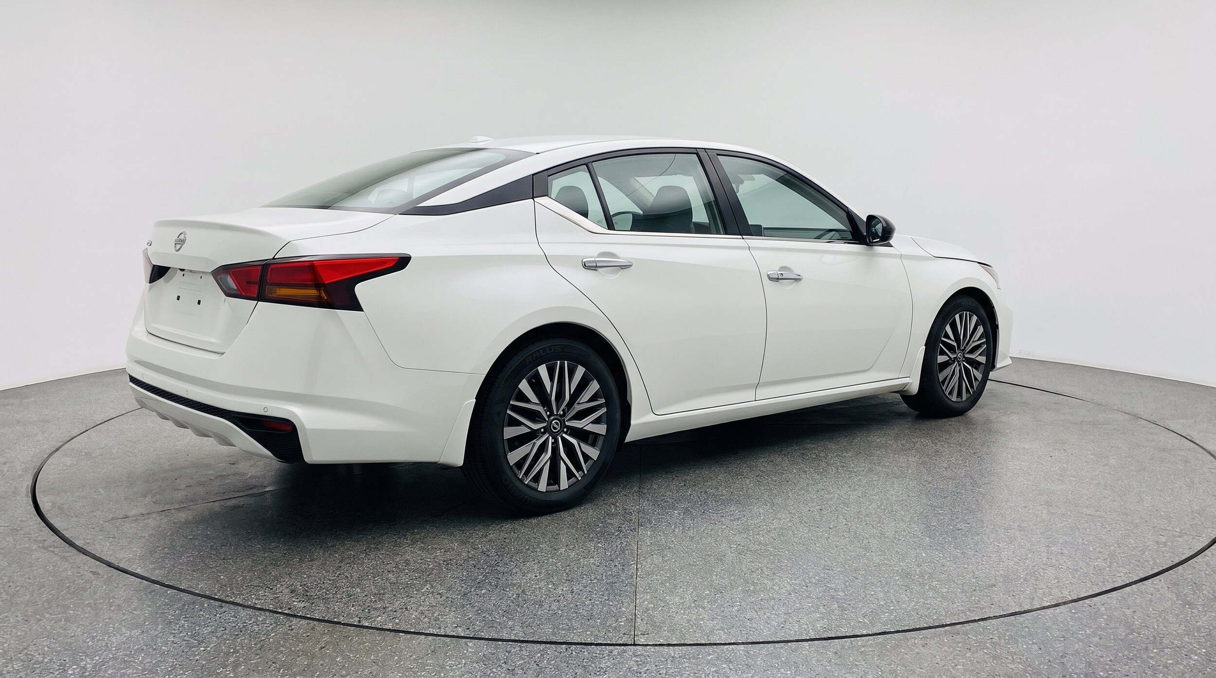 Thumbnail: 2025 Nissan Altima - 9