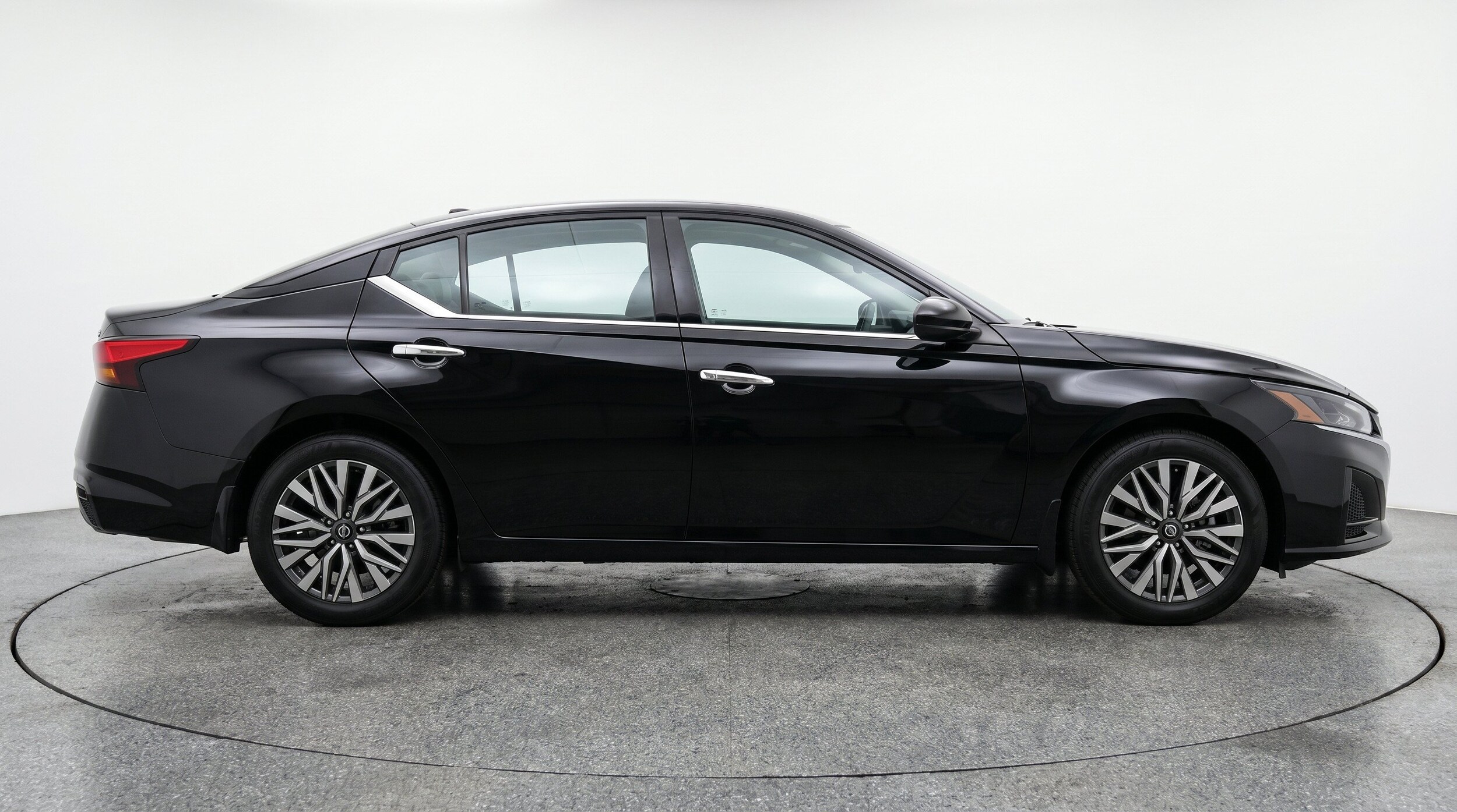 Thumbnail: 2025 Nissan Altima - 10