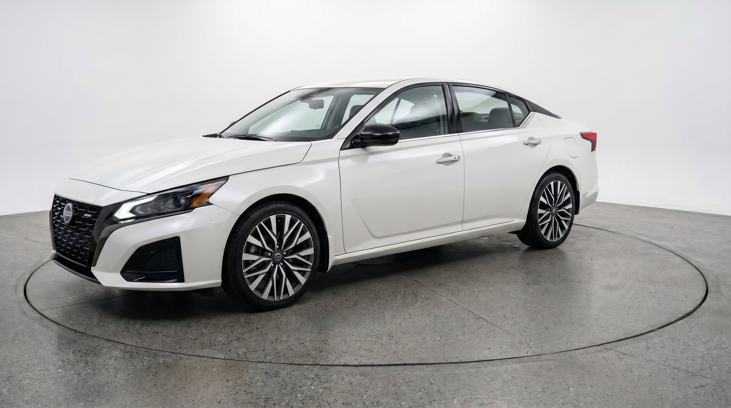 Thumbnail: 2025 Nissan Altima - 3