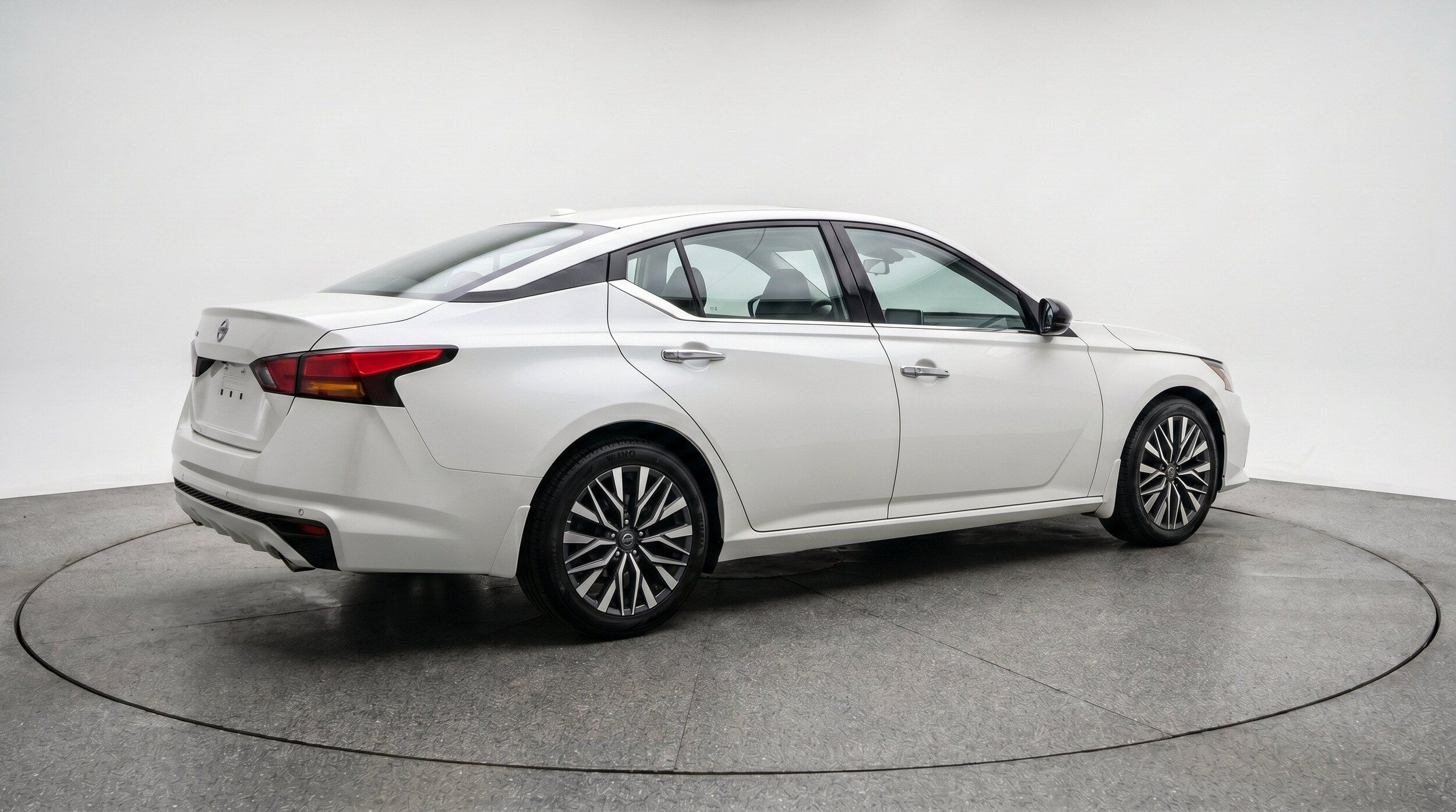Thumbnail: 2025 Nissan Altima - 9