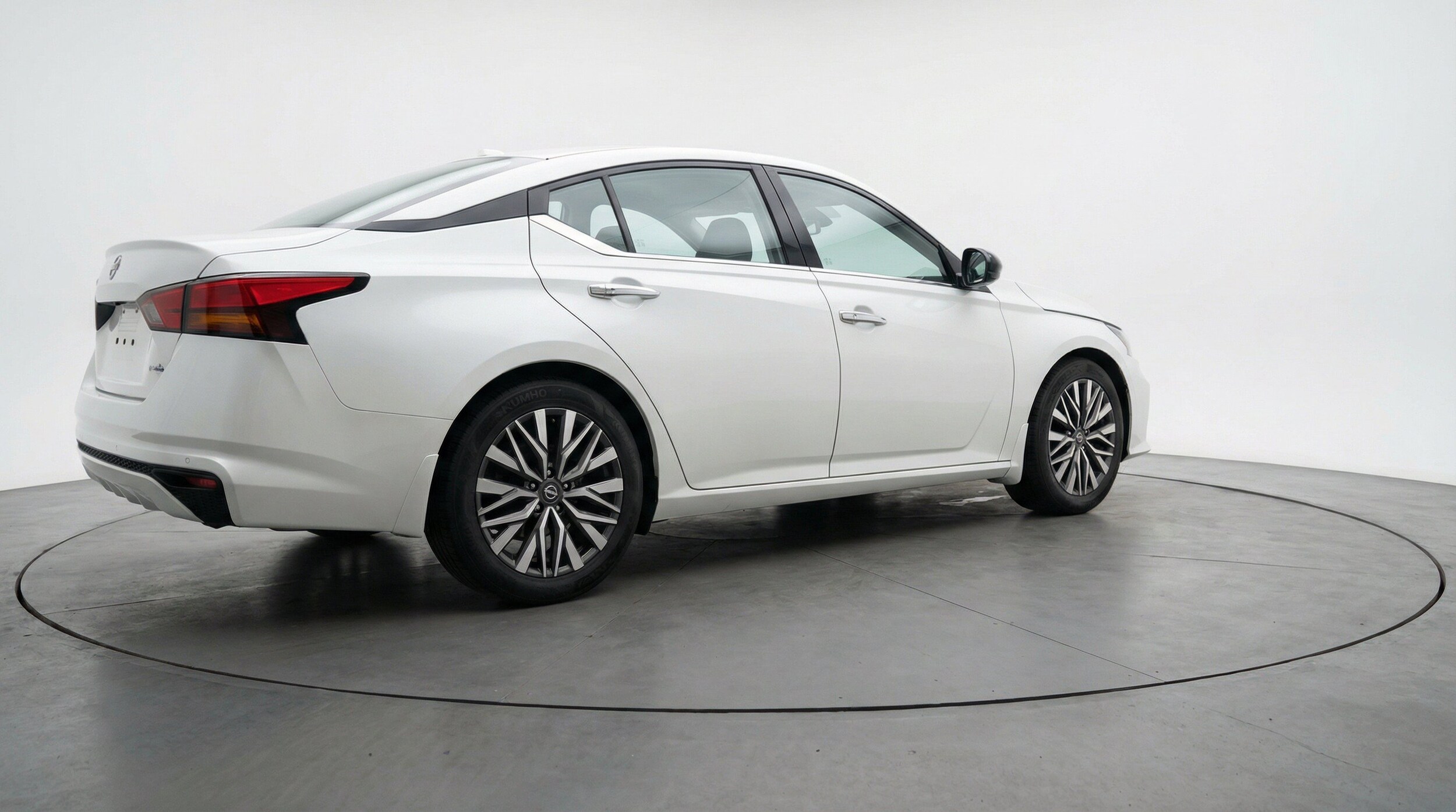 Thumbnail: 2025 Nissan Altima - 9