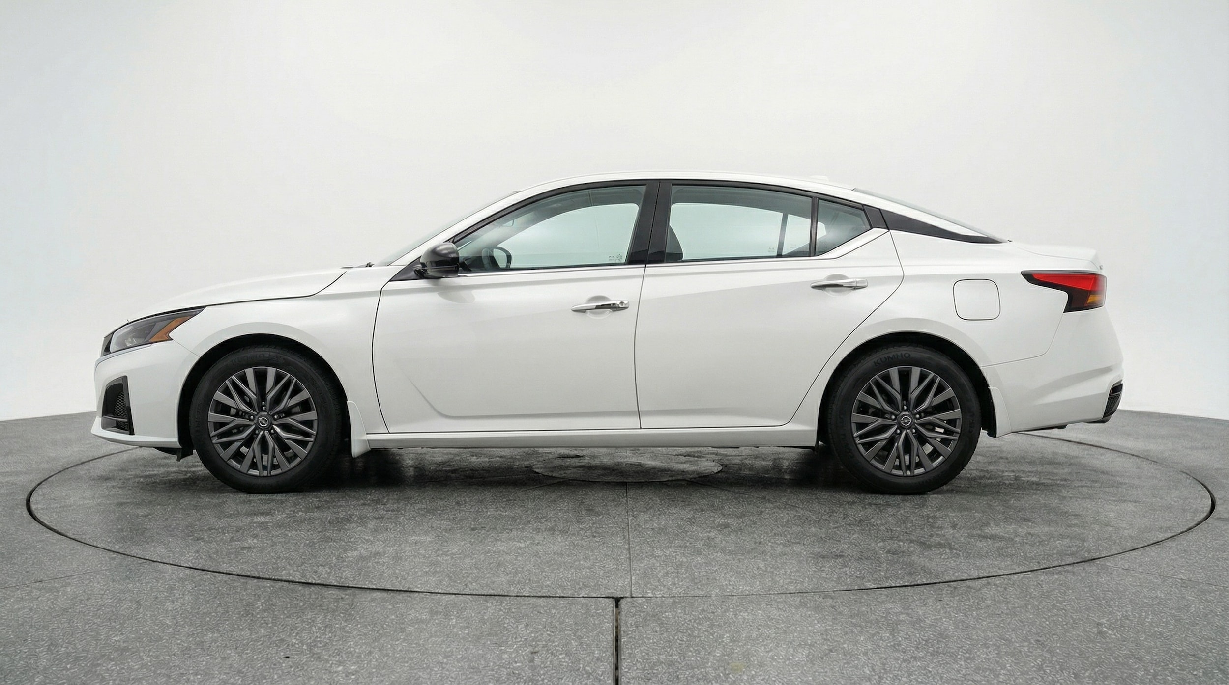 Thumbnail: 2025 Nissan Altima - 4