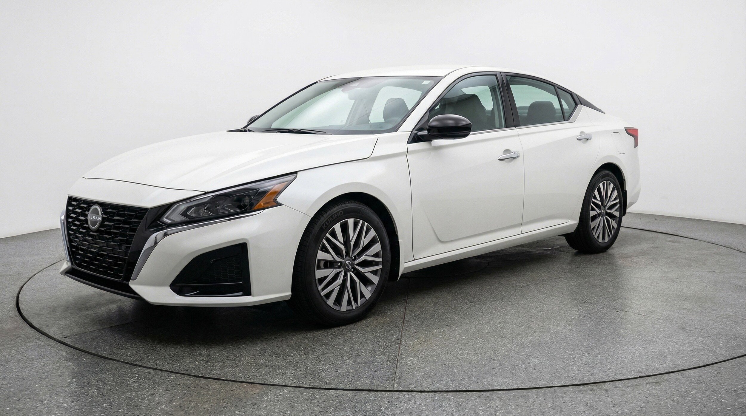 Thumbnail: 2025 Nissan Altima - 3