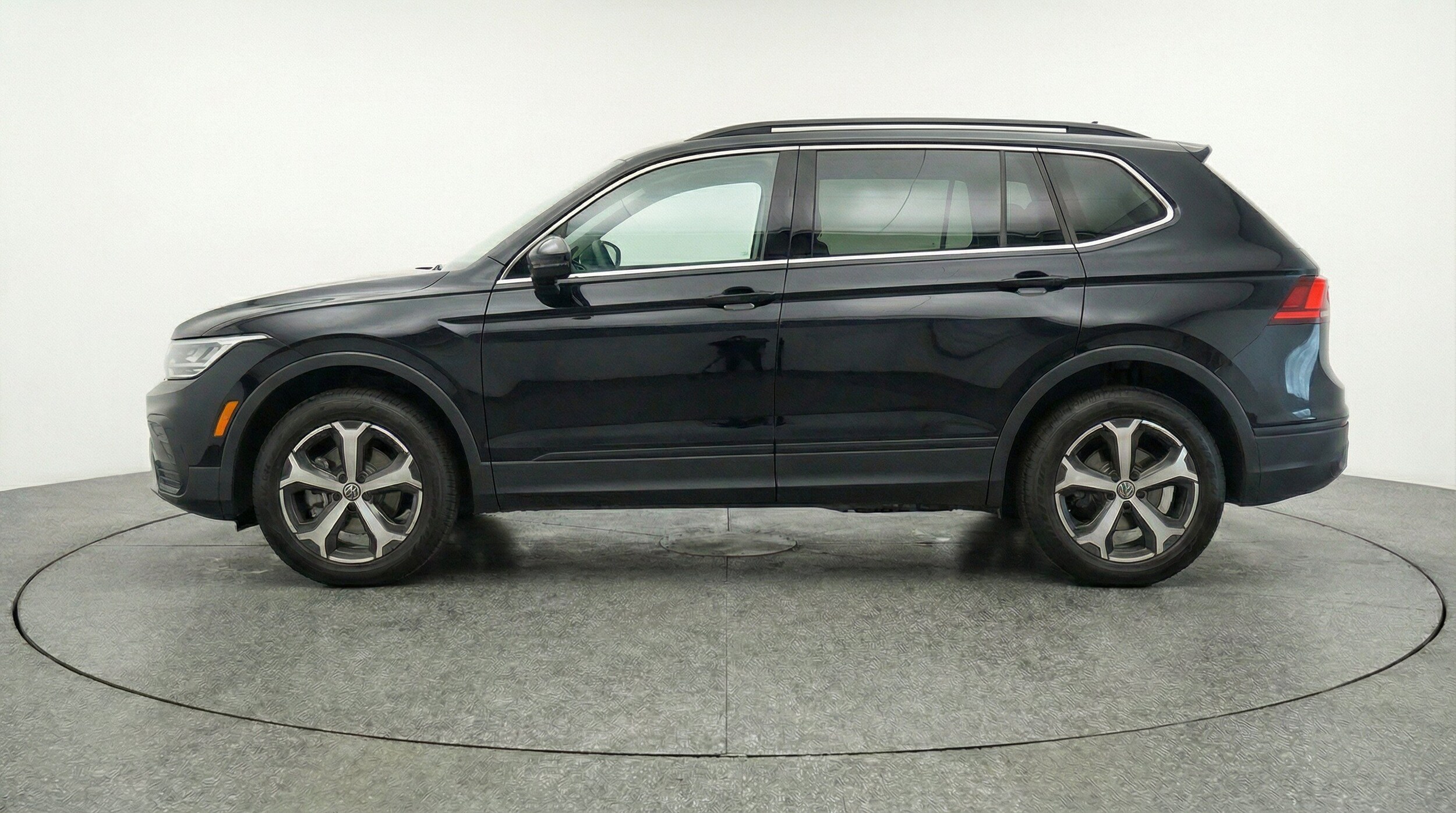 Thumbnail: 2026 Volkswagen Tiguan - 5