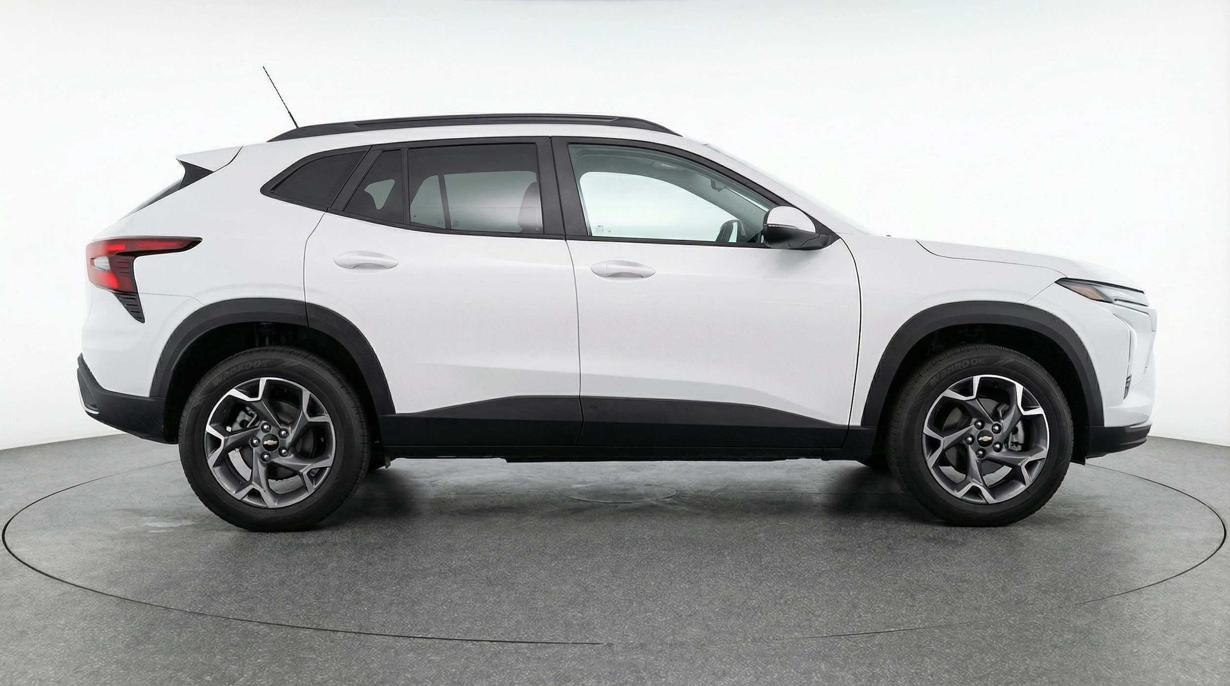 Thumbnail: 2025 Chevrolet Trax - 8