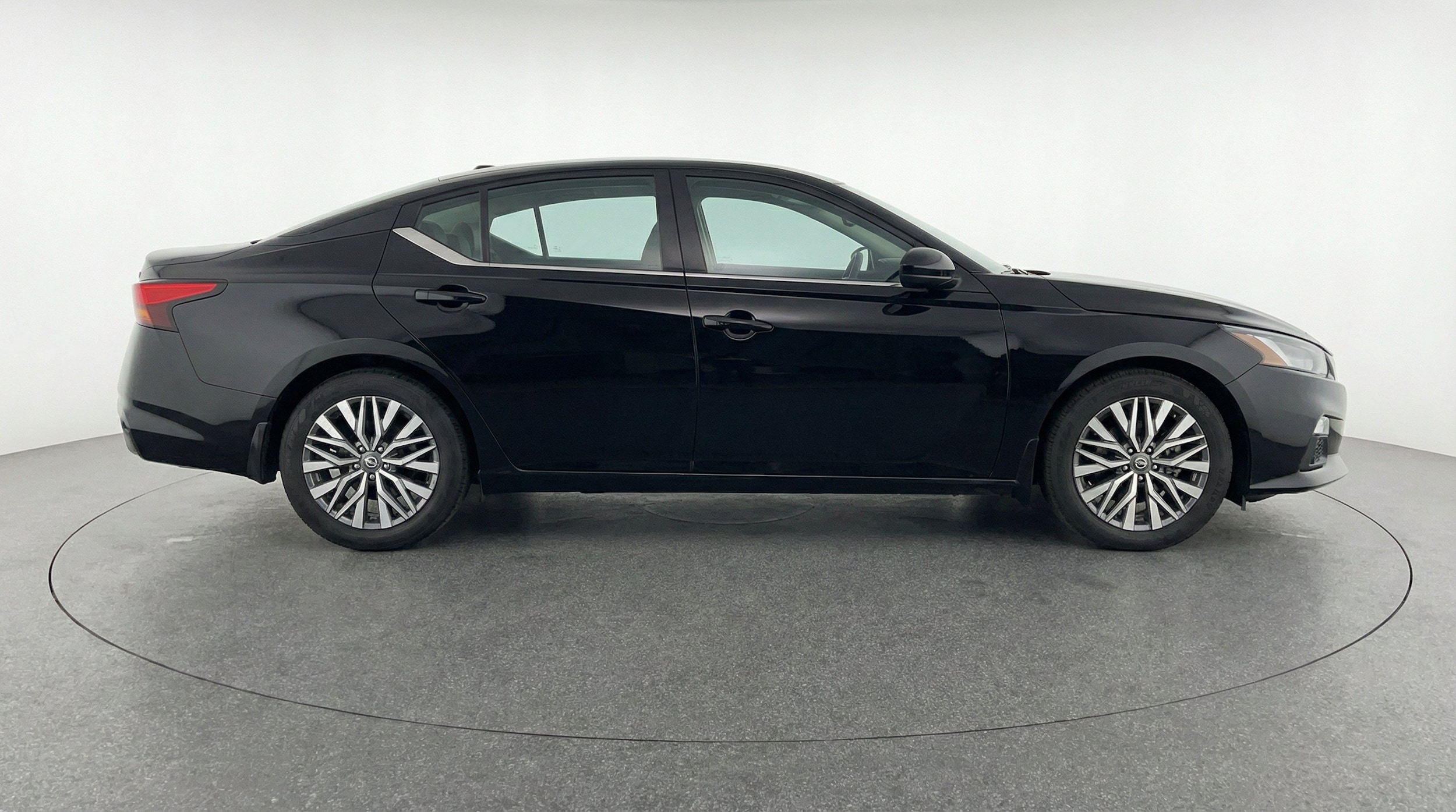 Thumbnail: 2025 Nissan Altima - 10