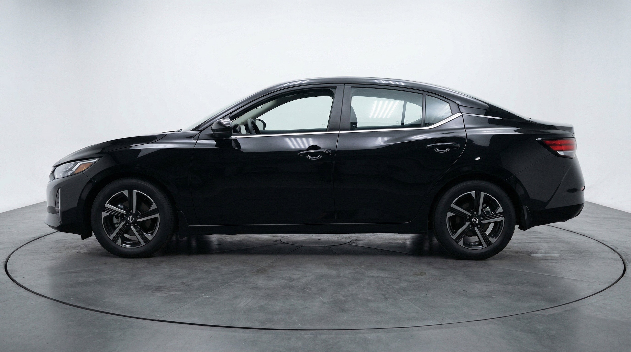 Thumbnail: 2025 Nissan Sentra - 5