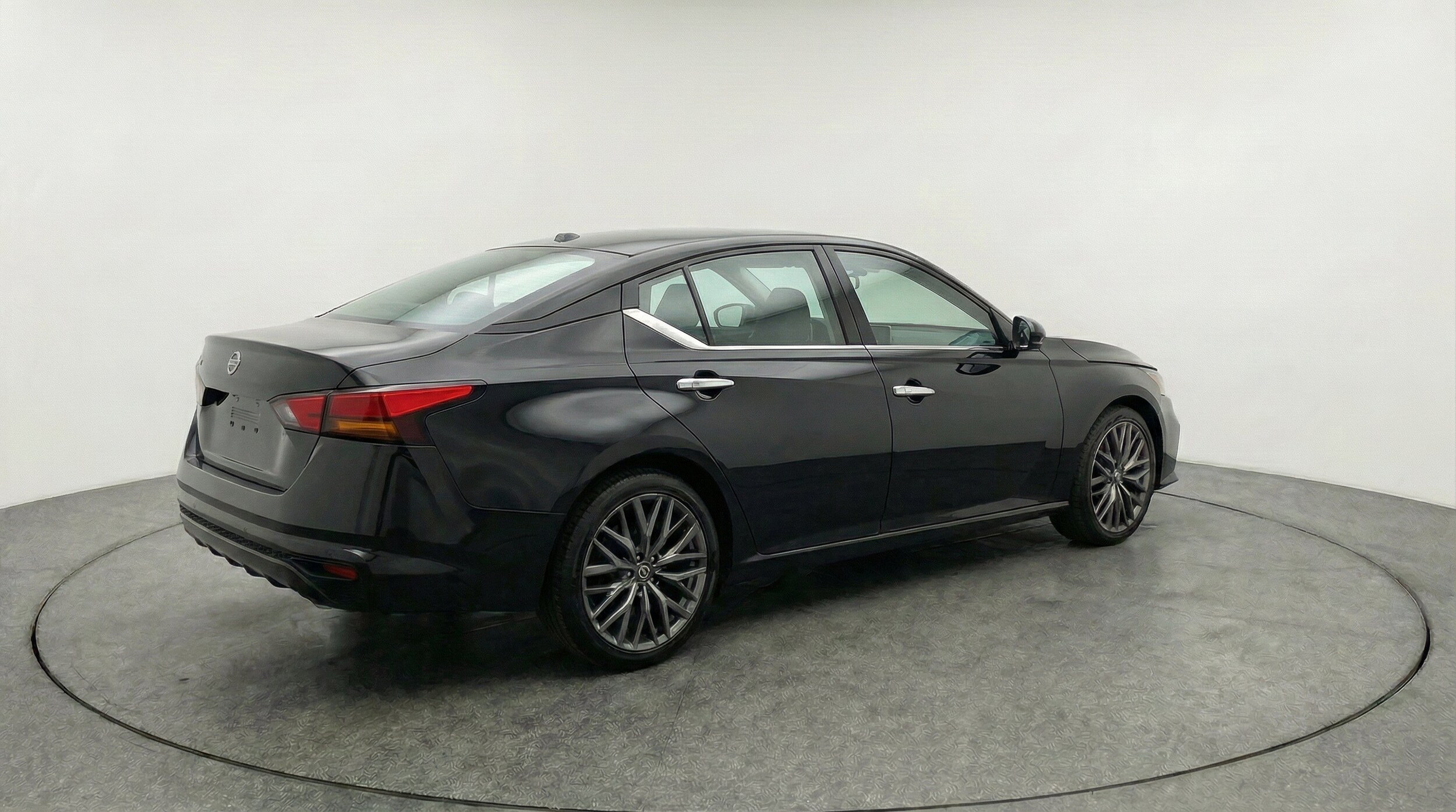 Thumbnail: 2025 Nissan Altima - 9