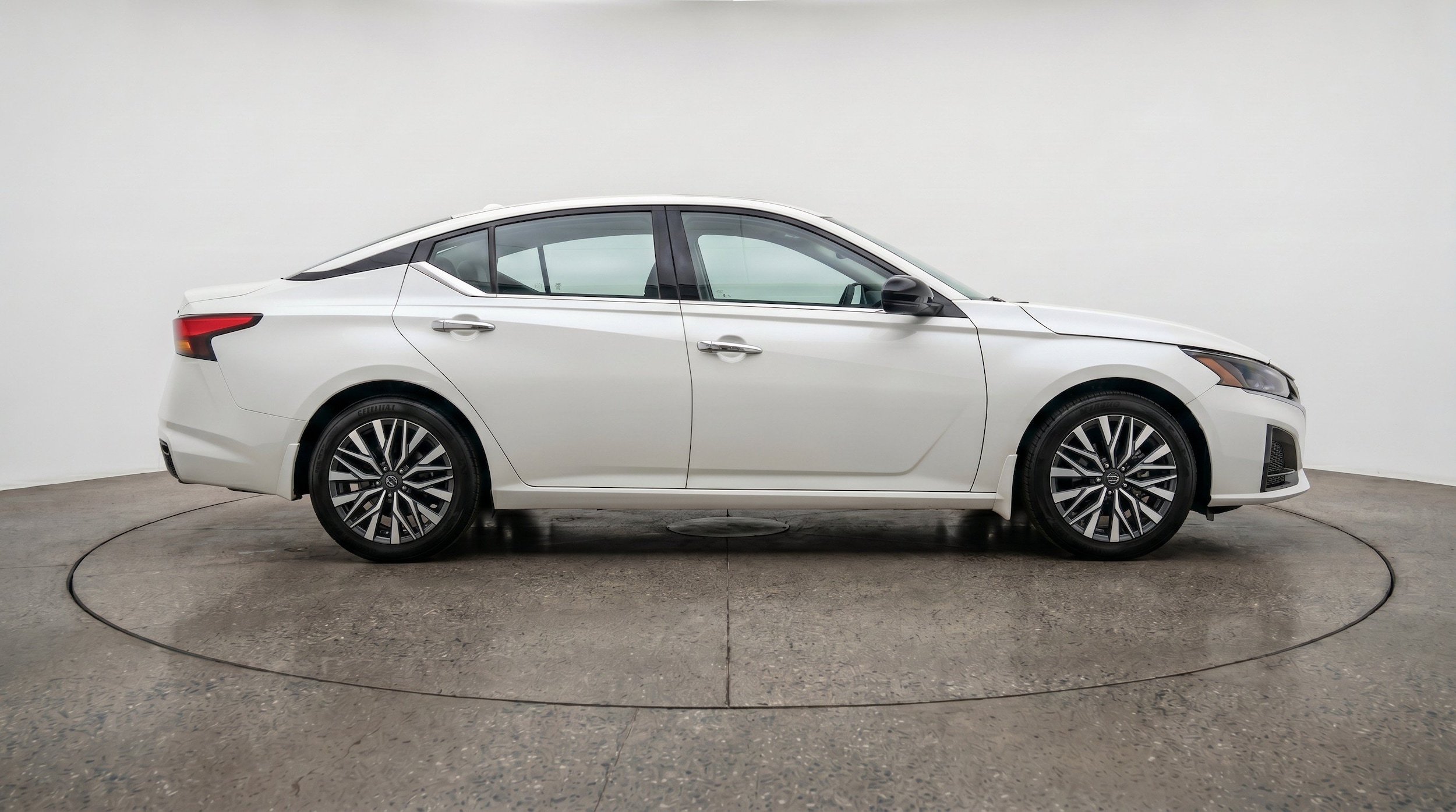 Thumbnail: 2025 Nissan Altima - 10