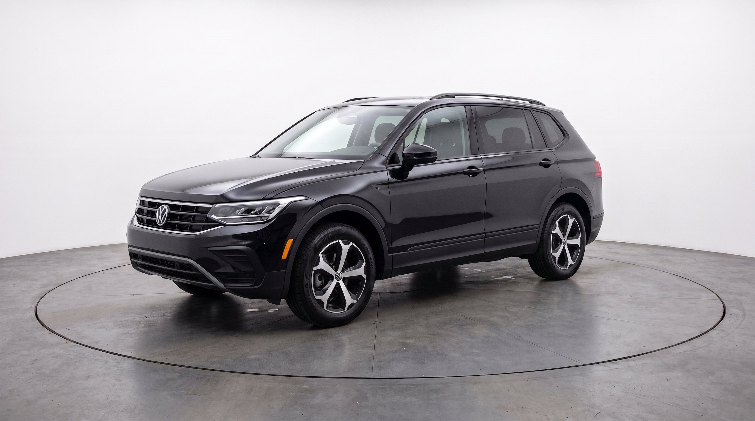 Thumbnail: 2026 Volkswagen Tiguan - 3
