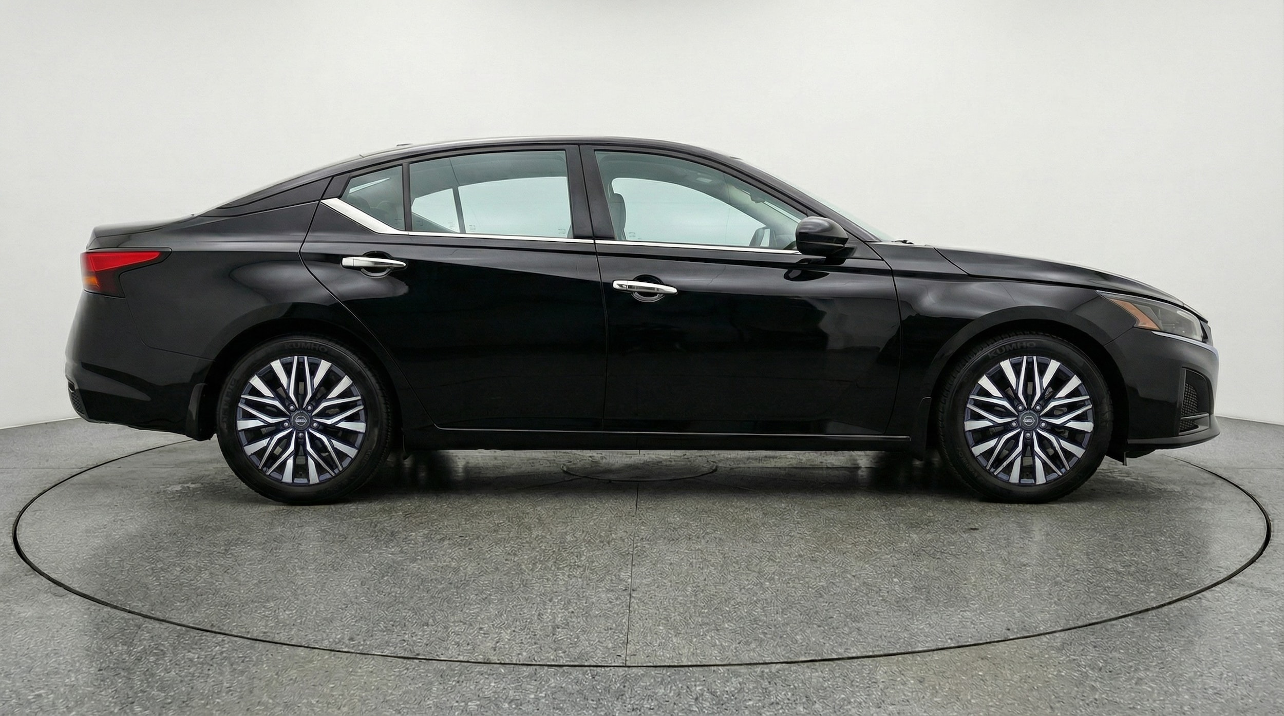 Thumbnail: 2025 Nissan Altima - 8