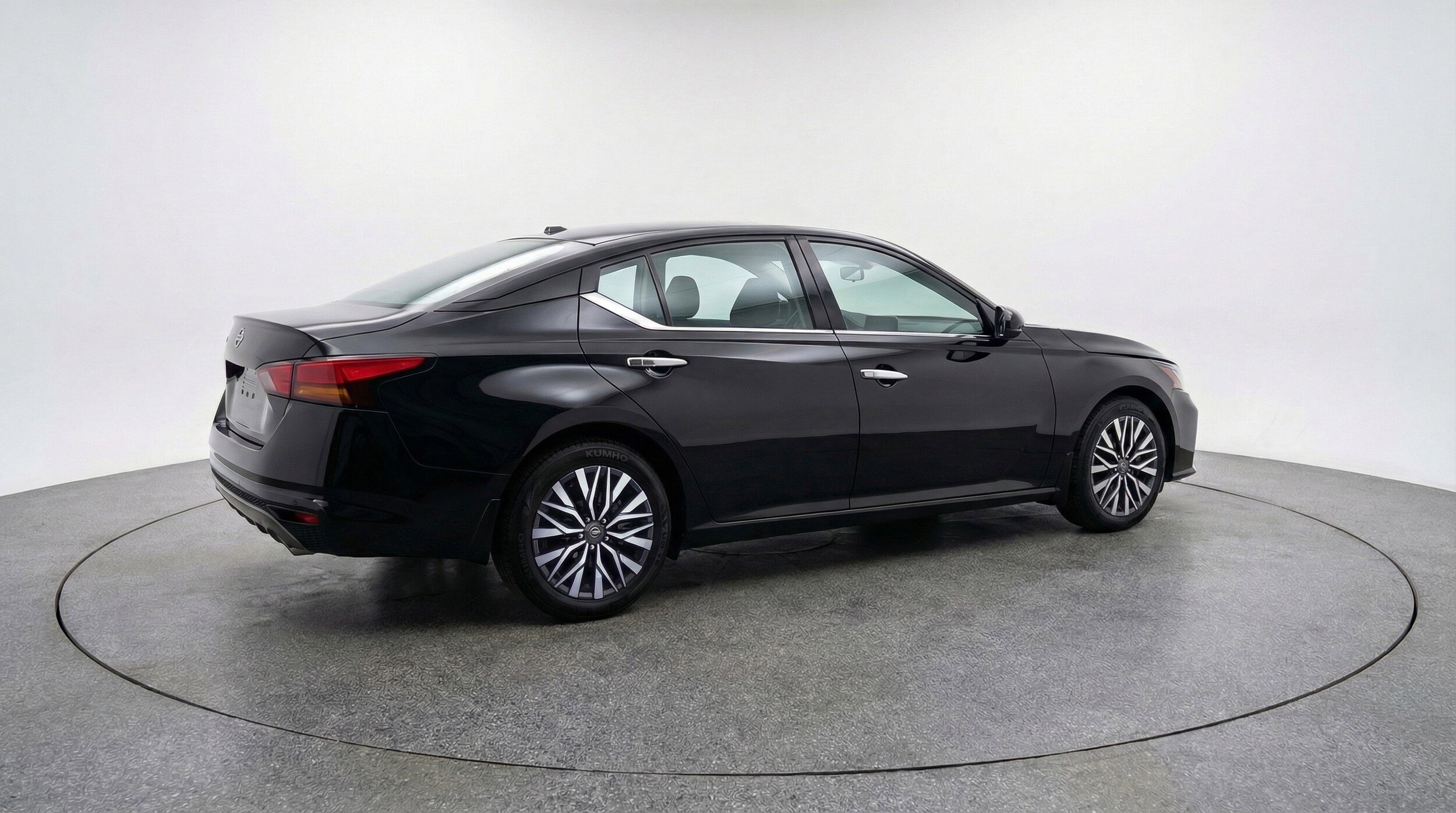 Thumbnail: 2025 Nissan Altima - 9