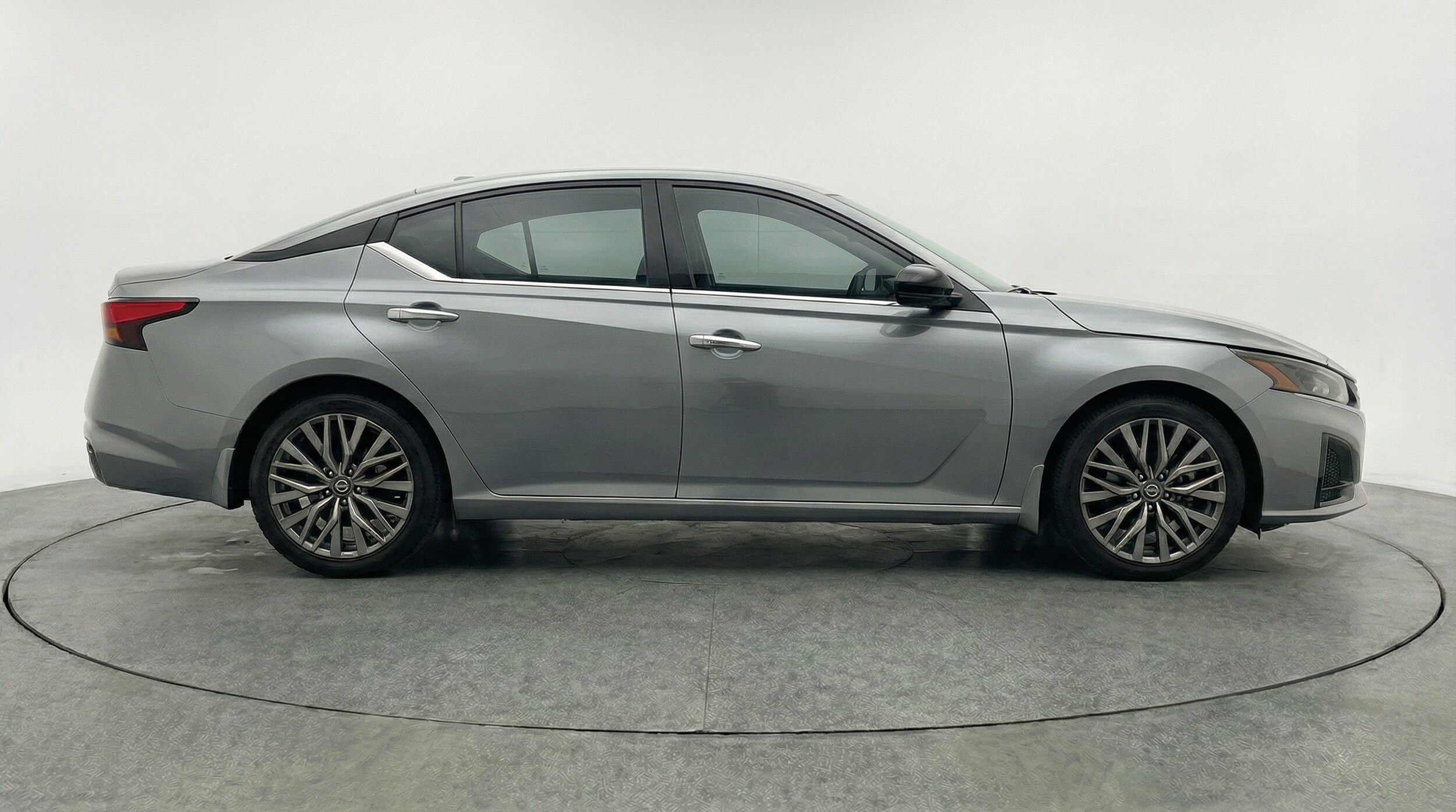 Thumbnail: 2025 Nissan Altima - 11