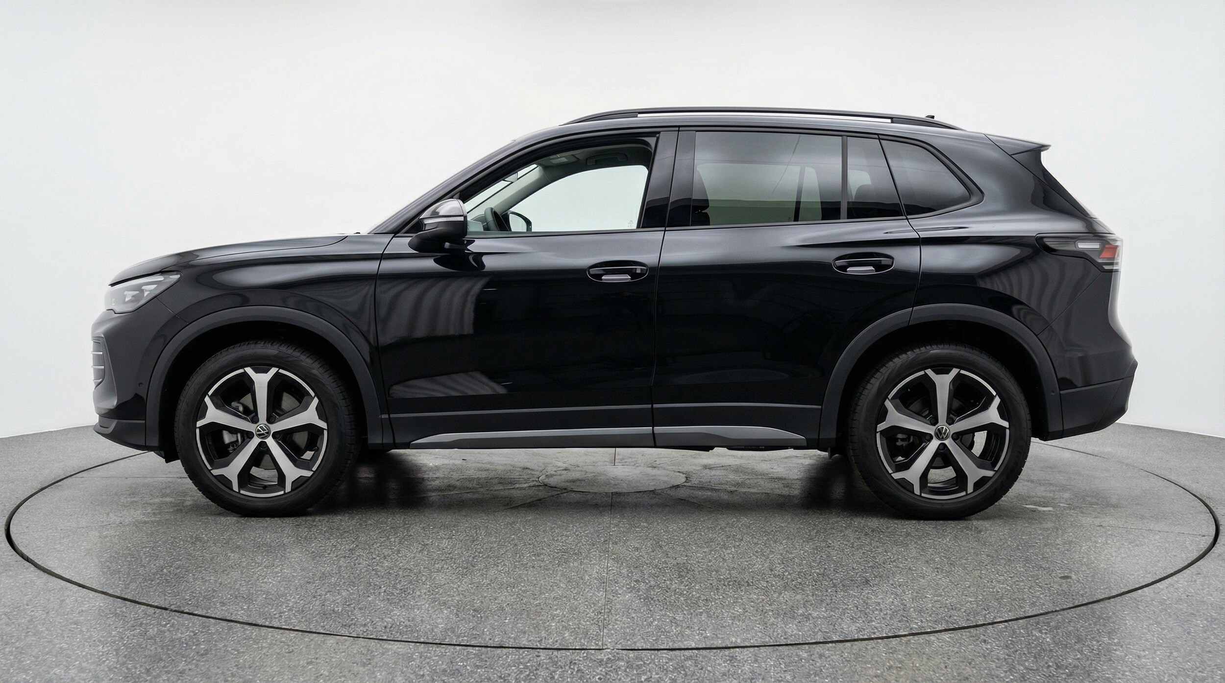 Thumbnail: 2026 Volkswagen Tiguan - 5