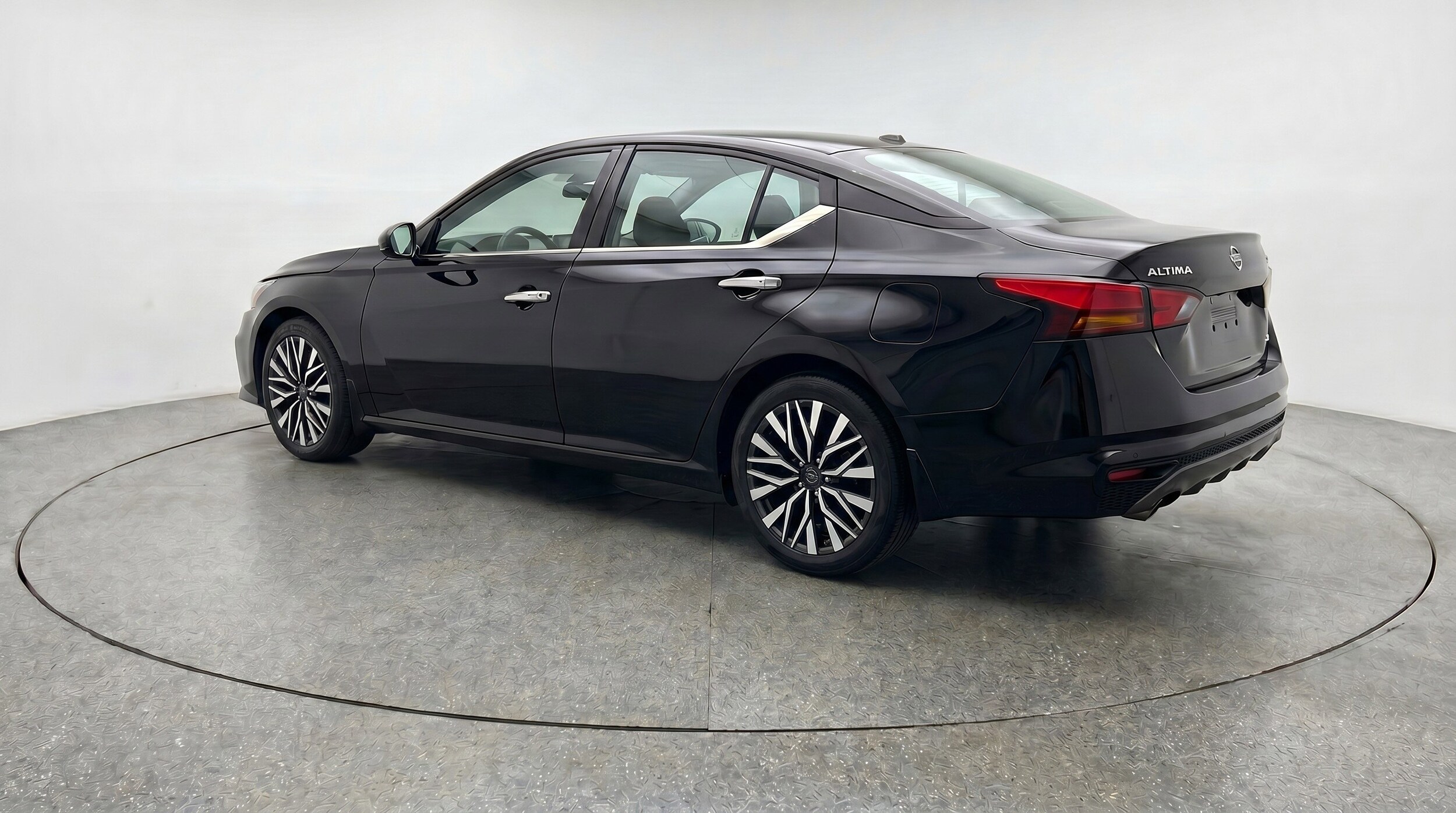 Thumbnail: 2025 Nissan Altima - 6
