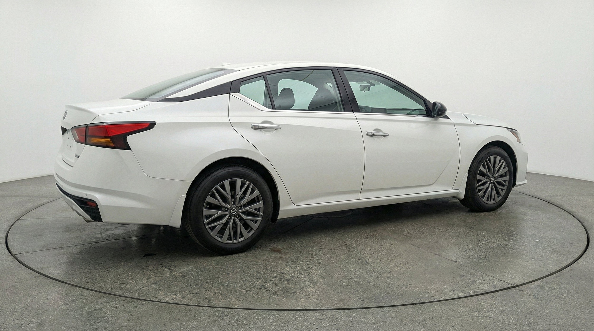 Thumbnail: 2025 Nissan Altima - 9