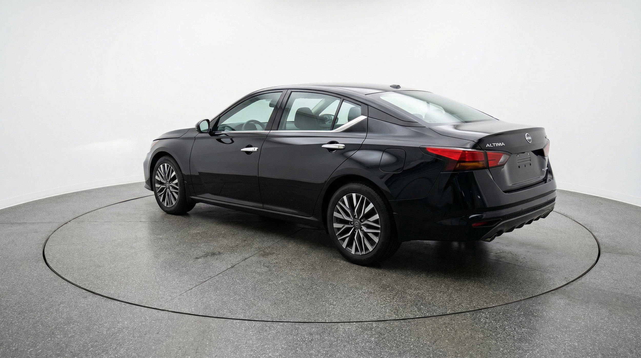 Thumbnail: 2025 Nissan Altima - 9