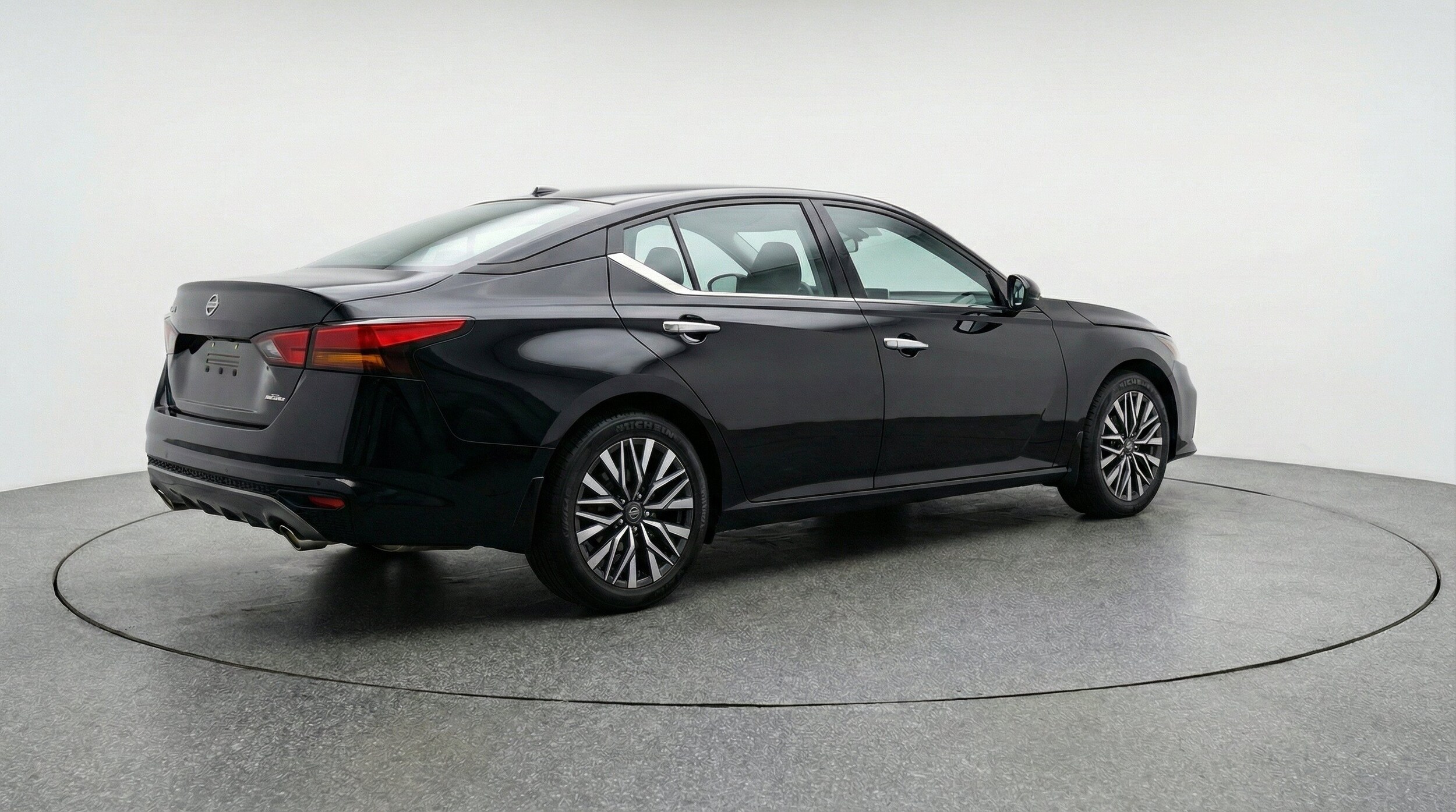 Thumbnail: 2025 Nissan Altima - 9