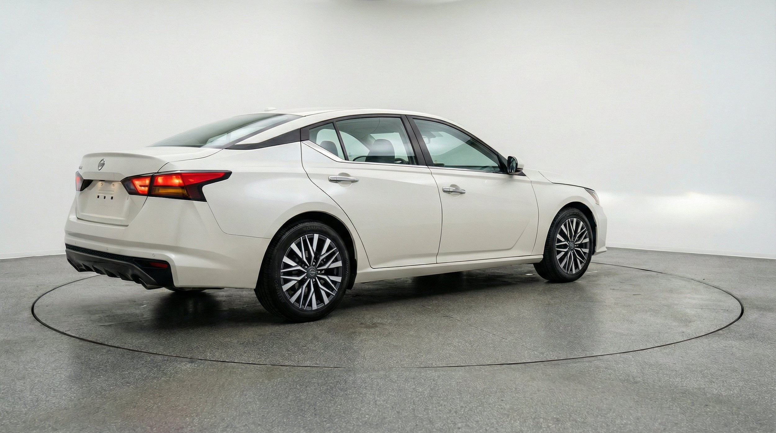 Thumbnail: 2025 Nissan Altima - 9