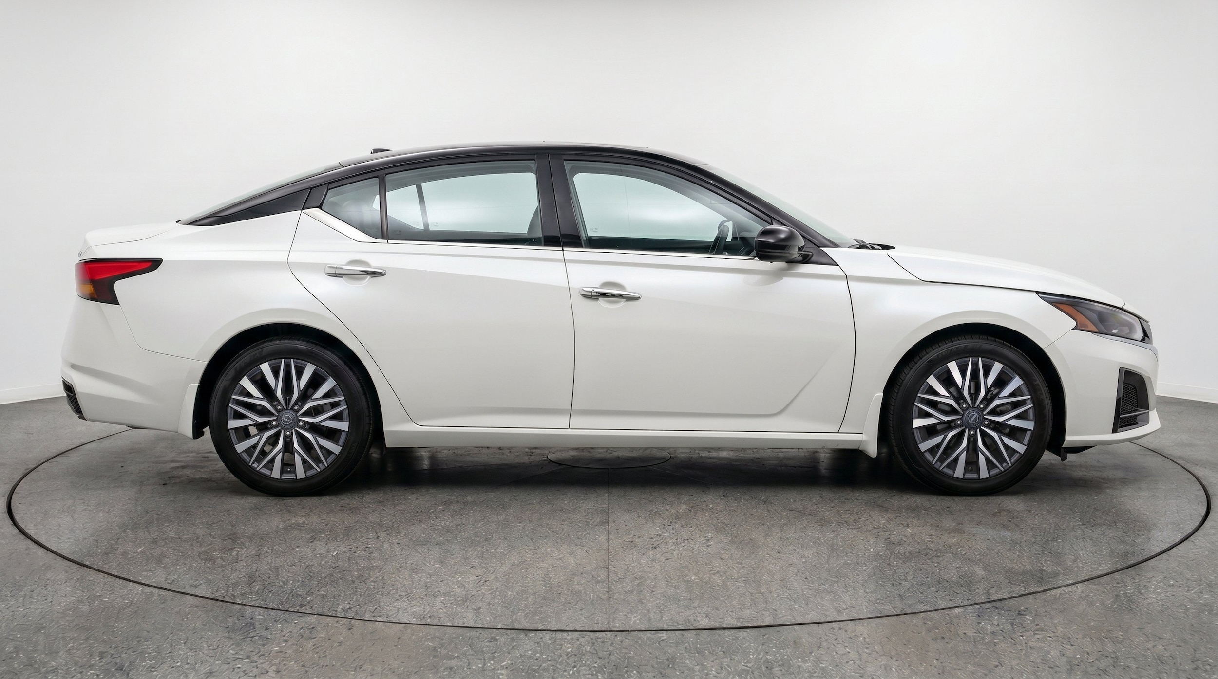 Thumbnail: 2025 Nissan Altima - 10