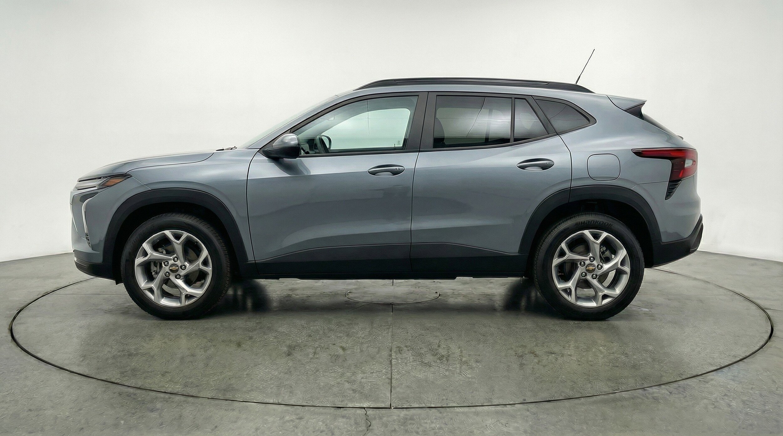 Thumbnail: 2025 Chevrolet Trax - 5