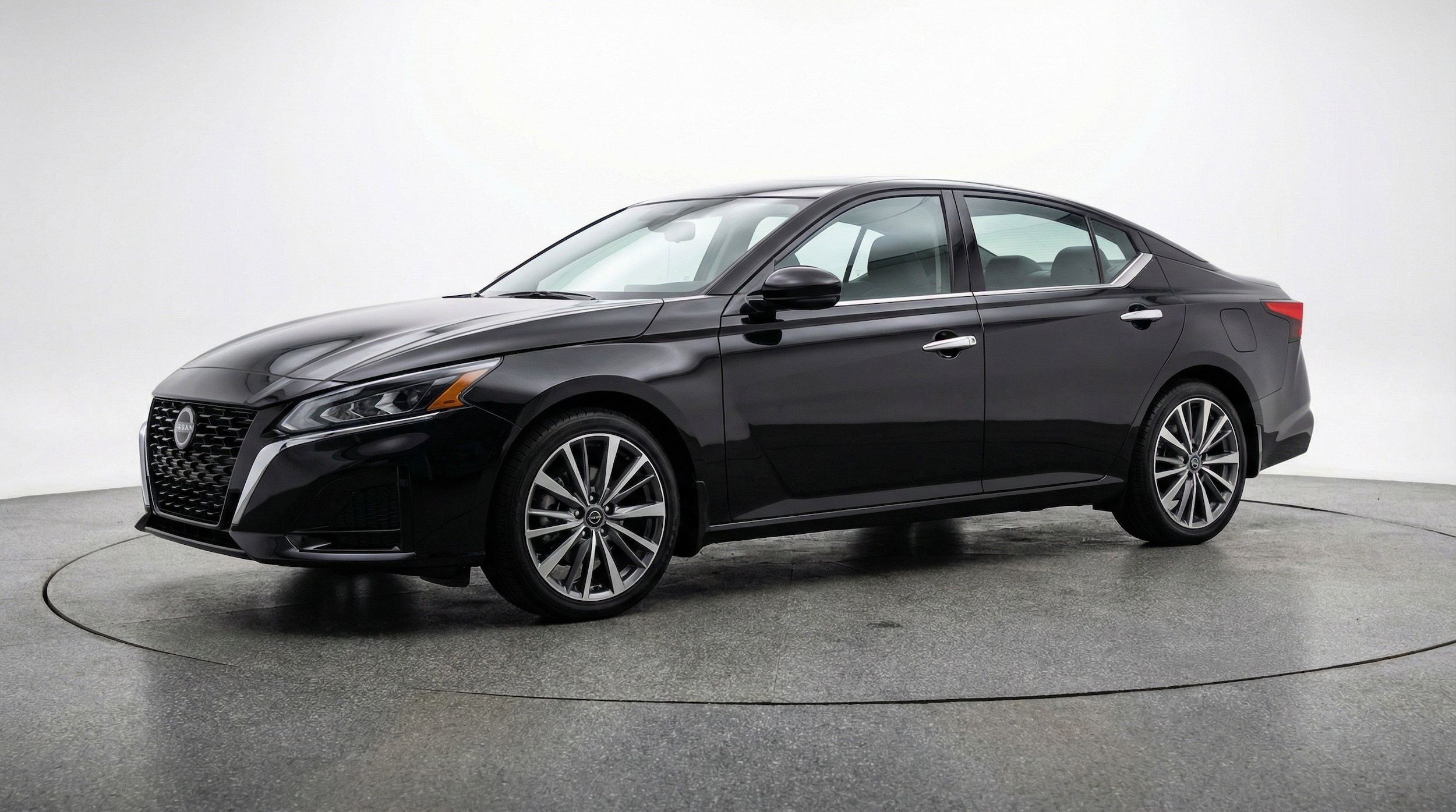 Thumbnail: 2025 Nissan Altima - 3