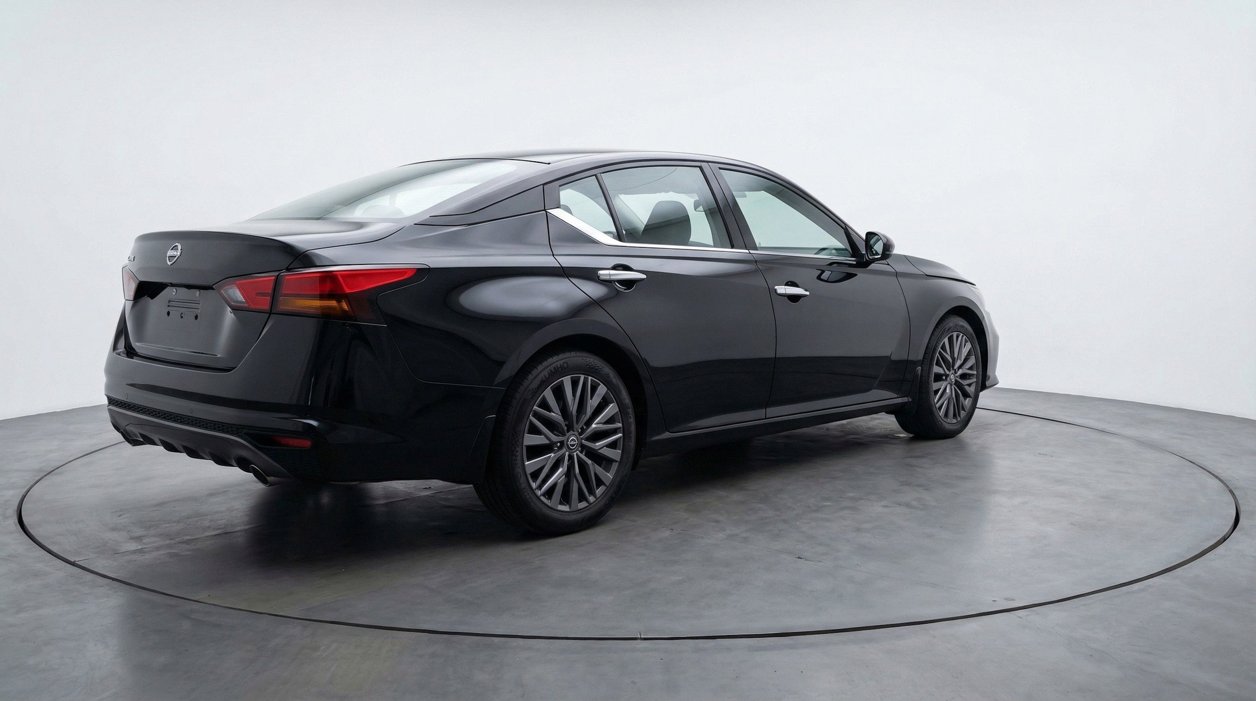 Thumbnail: 2025 Nissan Altima - 9