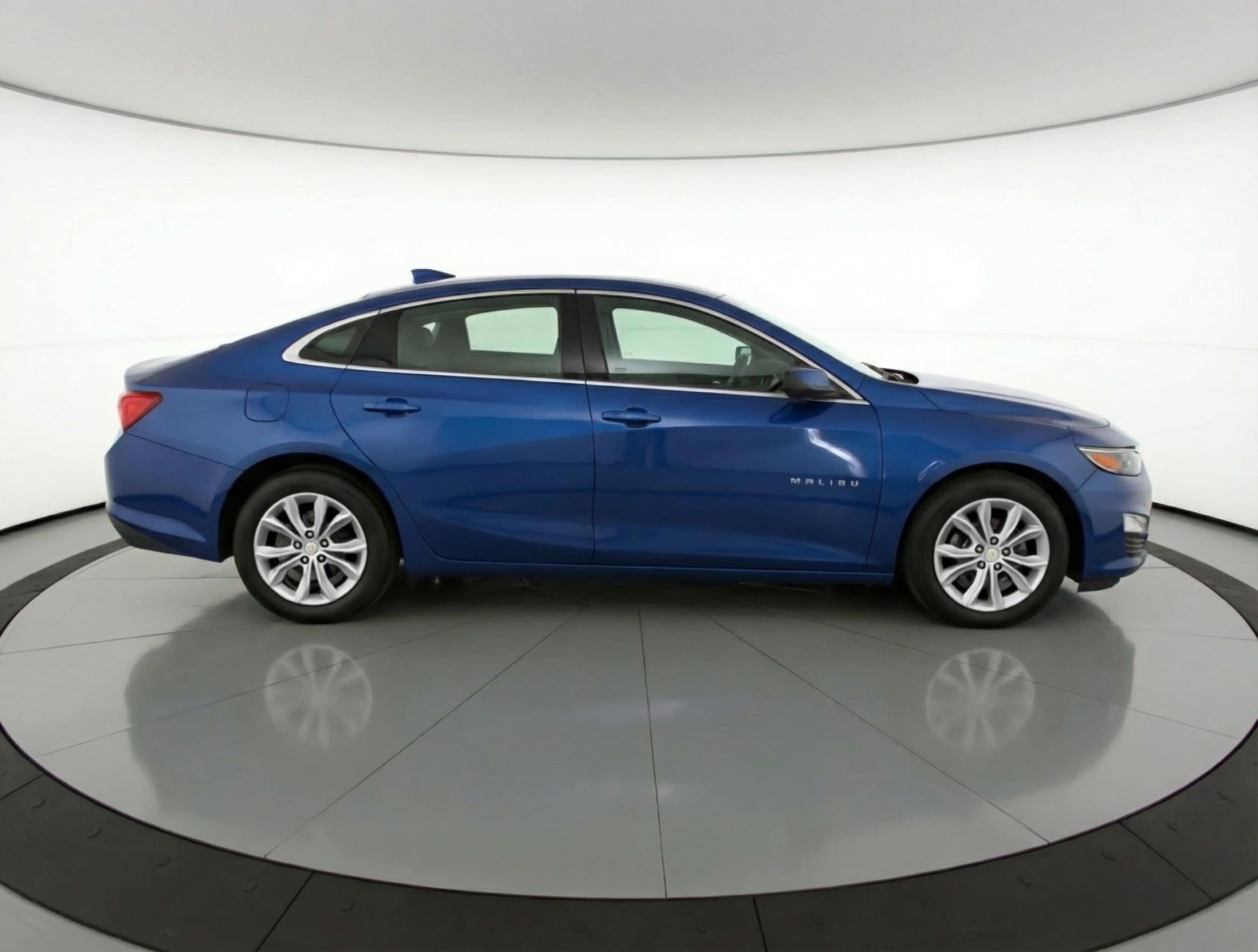 Thumbnail: 2024 Chevrolet Malibu - 11