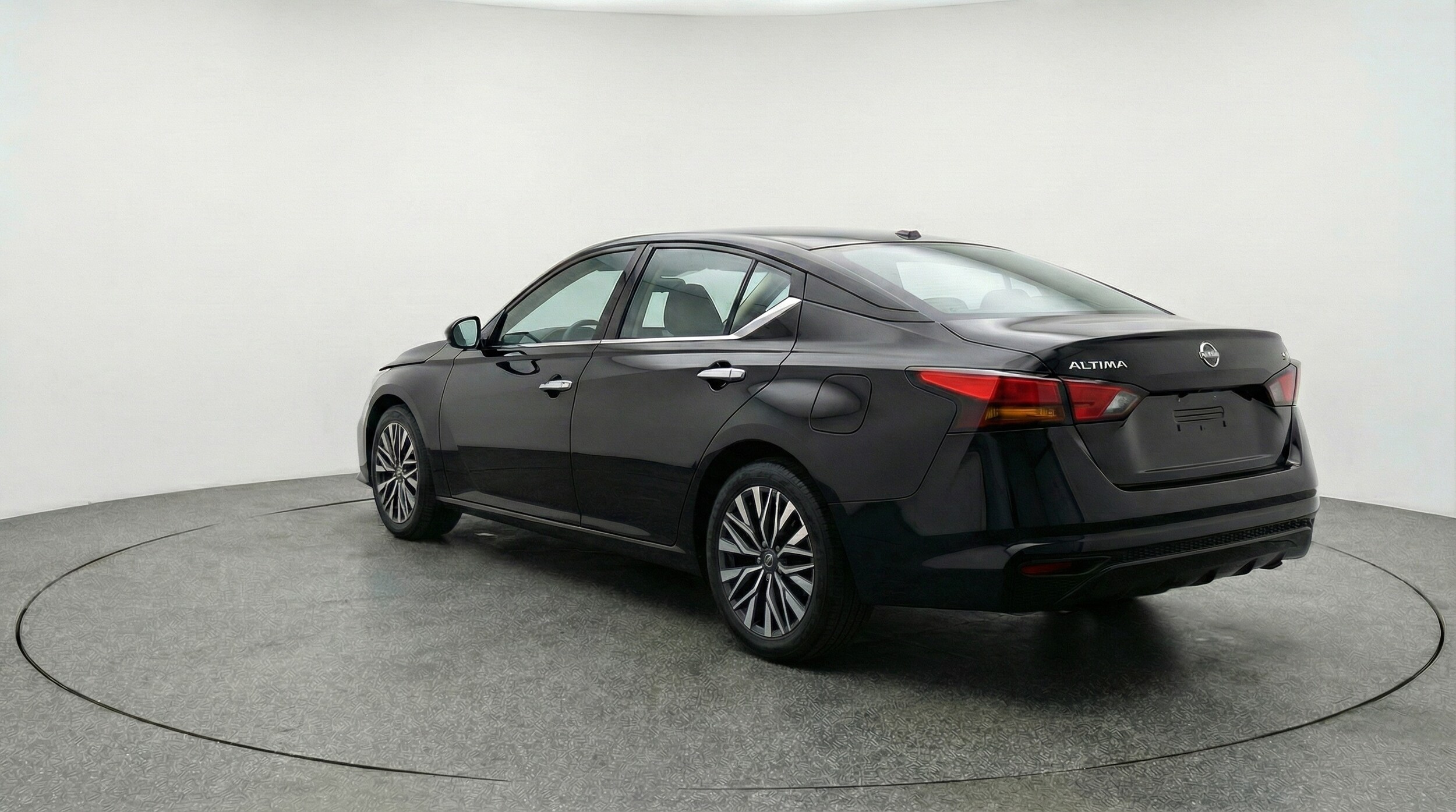 Thumbnail: 2025 Nissan Altima - 5