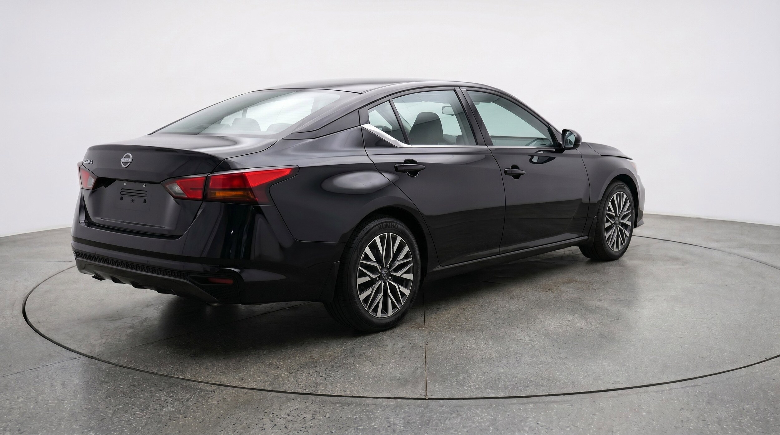 Thumbnail: 2025 Nissan Altima - 9