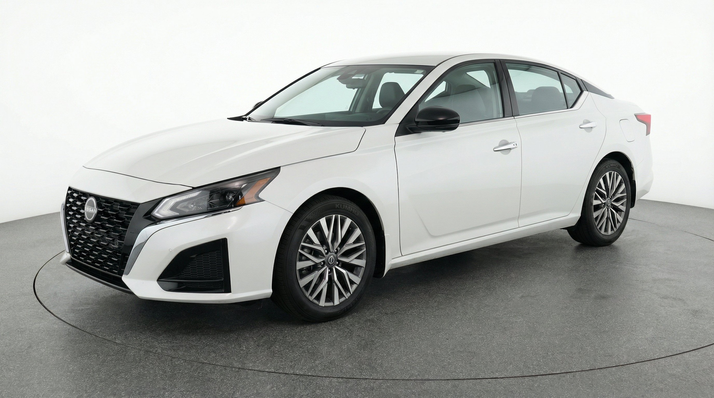 Thumbnail: 2025 Nissan Altima - 3