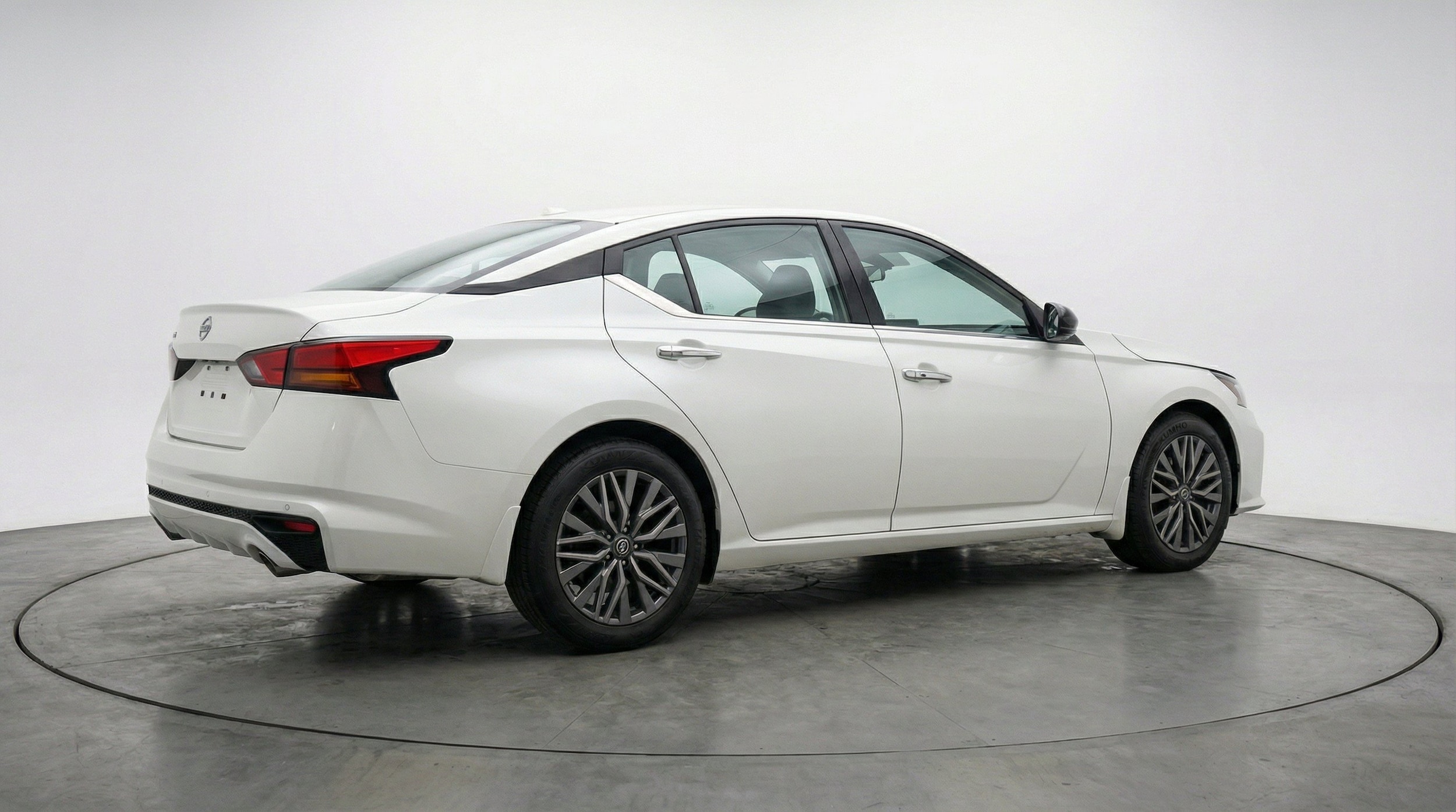 Thumbnail: 2025 Nissan Altima - 9