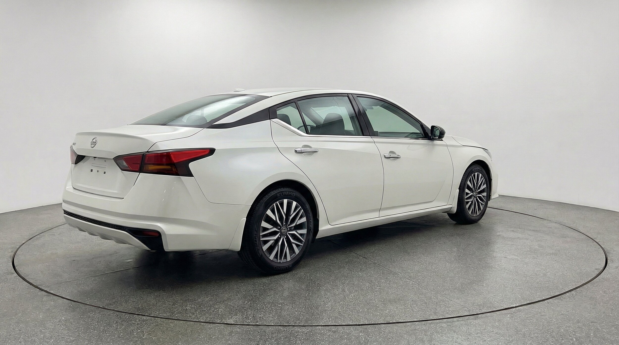 Thumbnail: 2025 Nissan Altima - 9