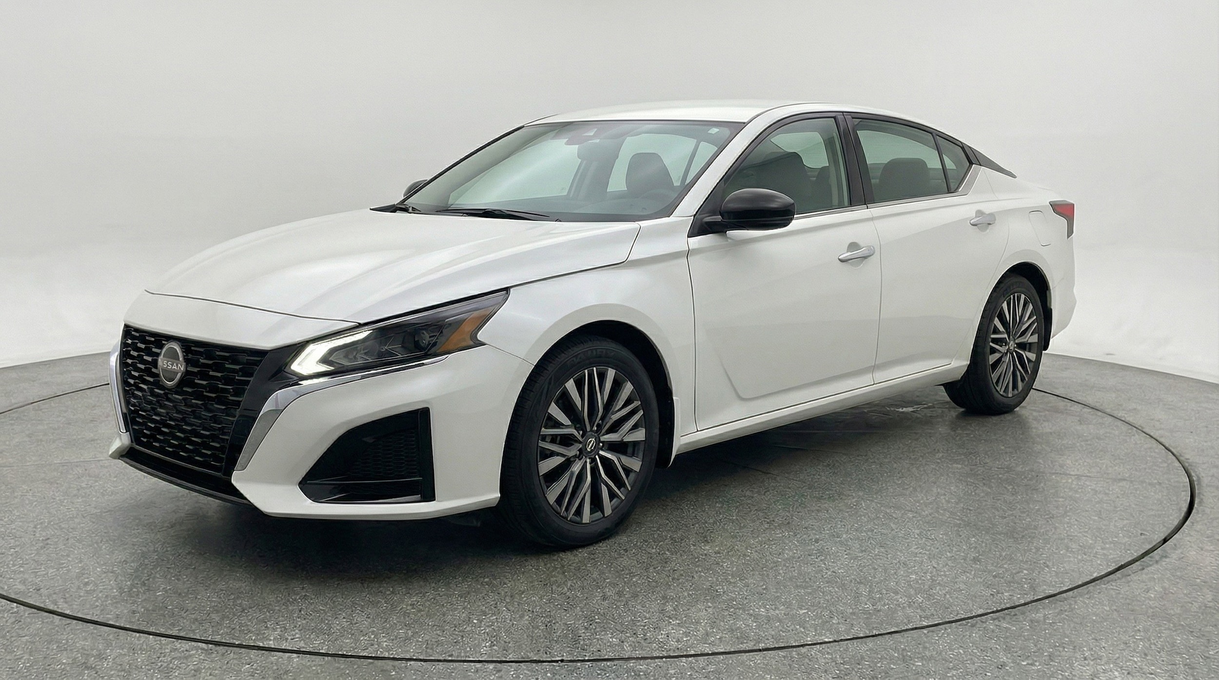 Thumbnail: 2025 Nissan Altima - 3