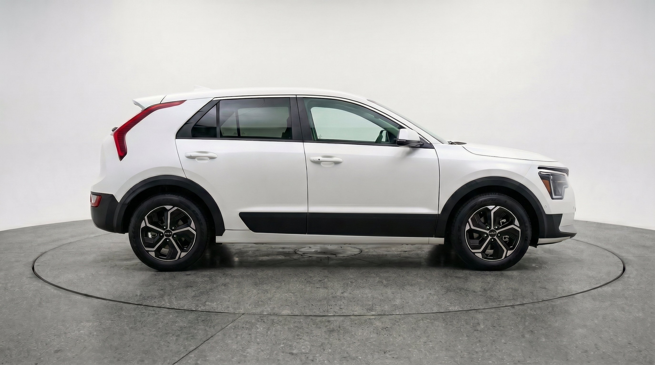 Thumbnail: 2026 Kia Niro - 11