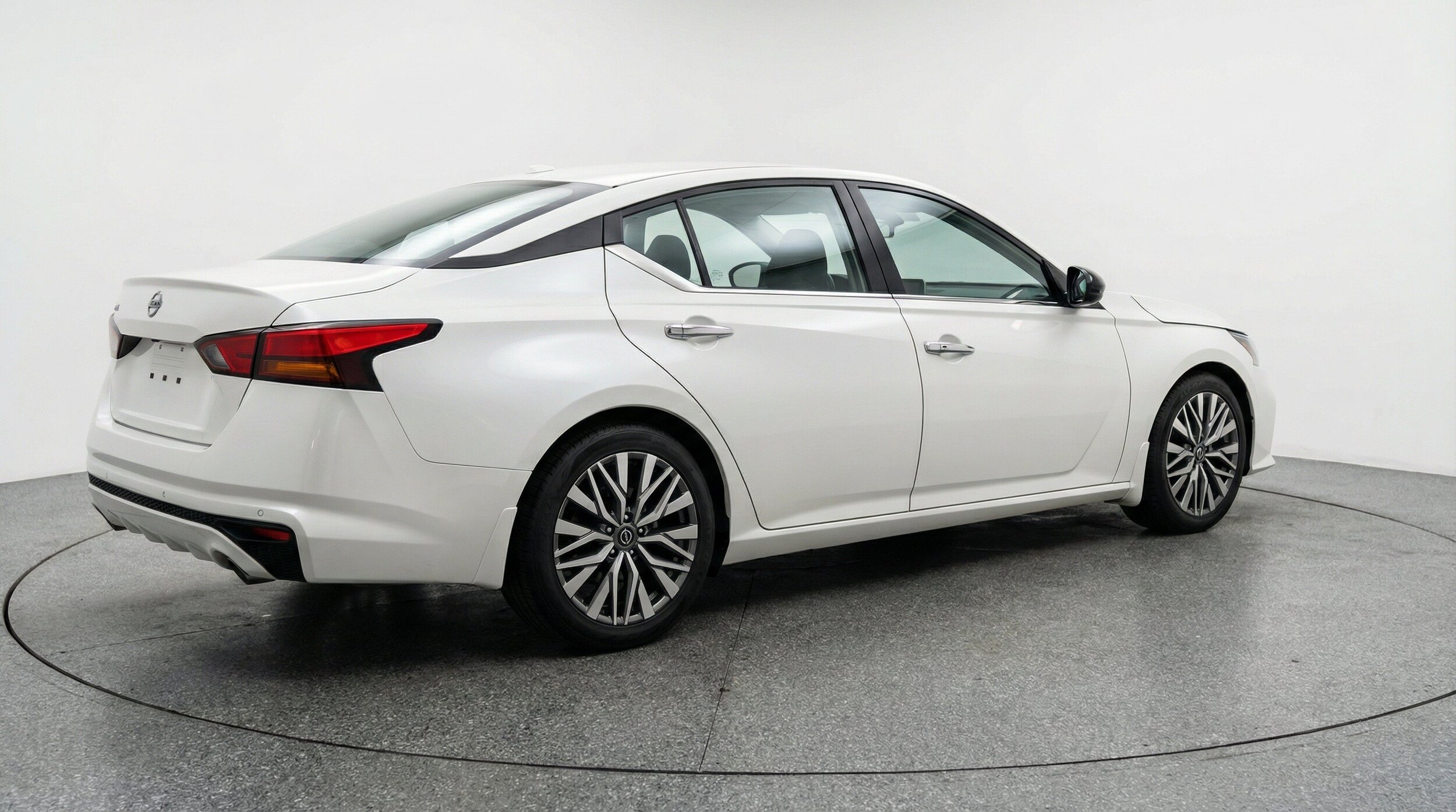 Thumbnail: 2025 Nissan Altima - 9