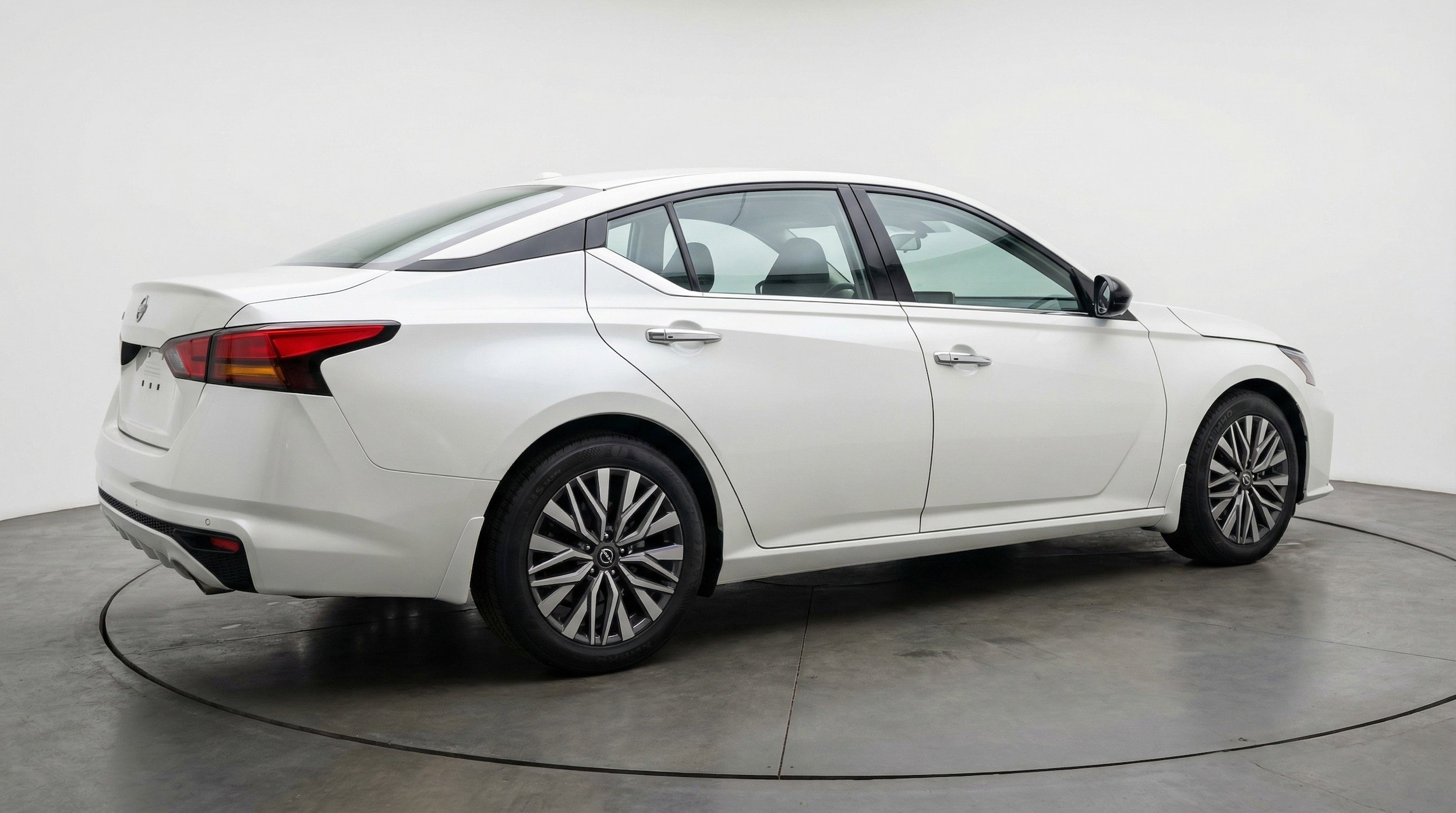 Thumbnail: 2025 Nissan Altima - 9