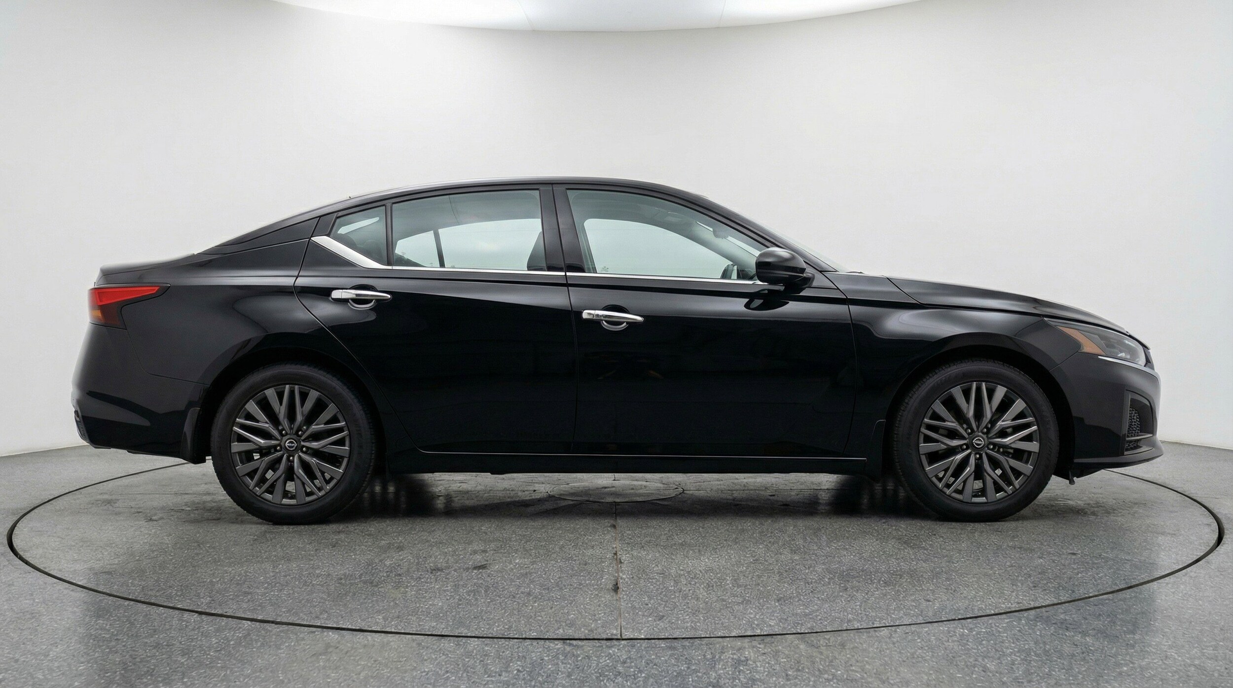 Thumbnail: 2025 Nissan Altima - 11