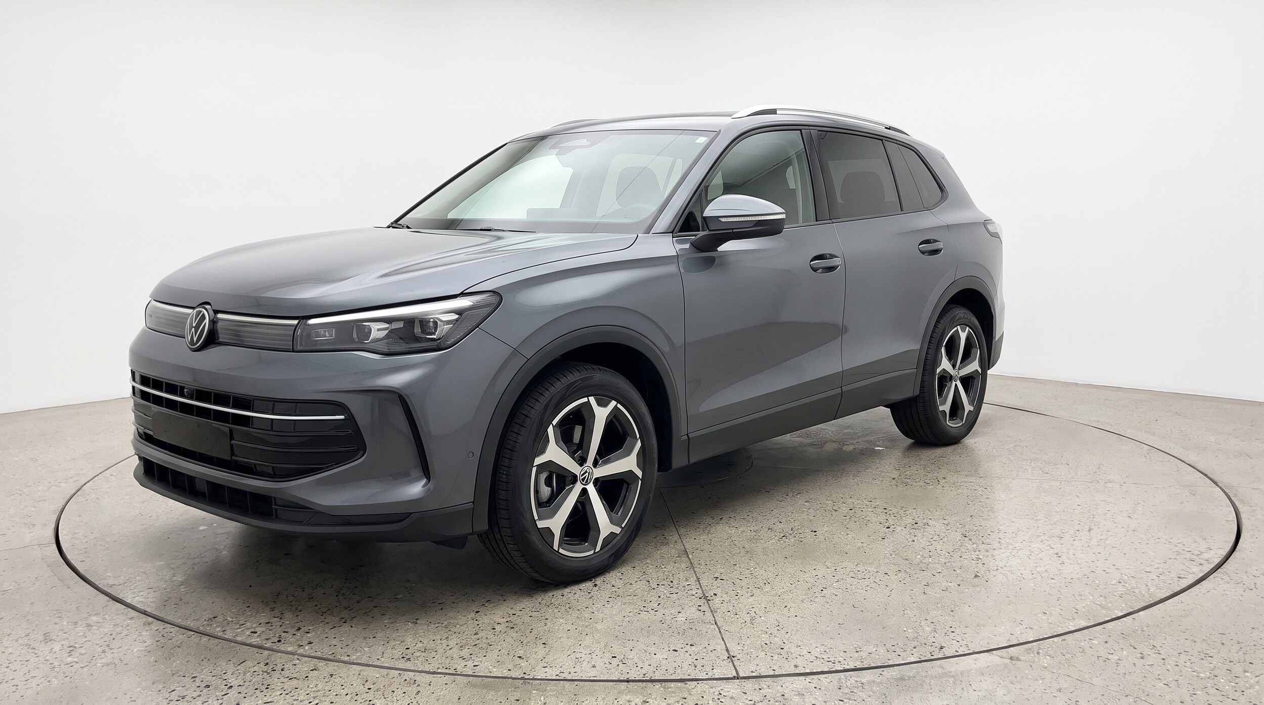 Thumbnail: 2026 Volkswagen Tiguan - 3