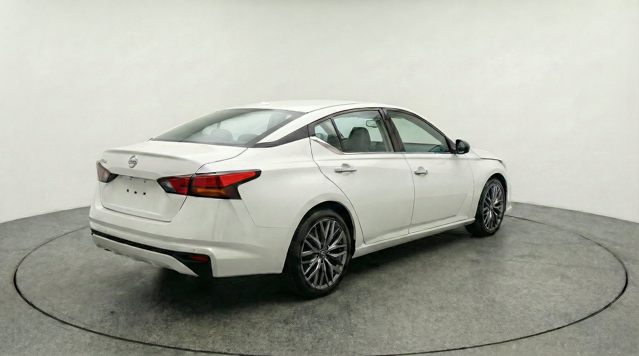 Thumbnail: 2025 Nissan Altima - 9