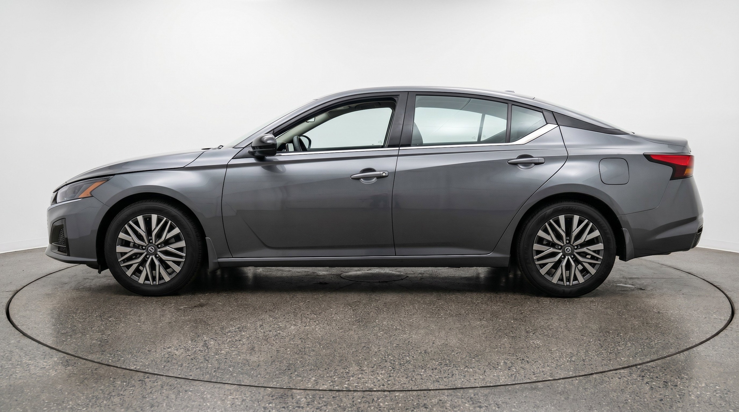 Thumbnail: 2025 Nissan Altima - 5