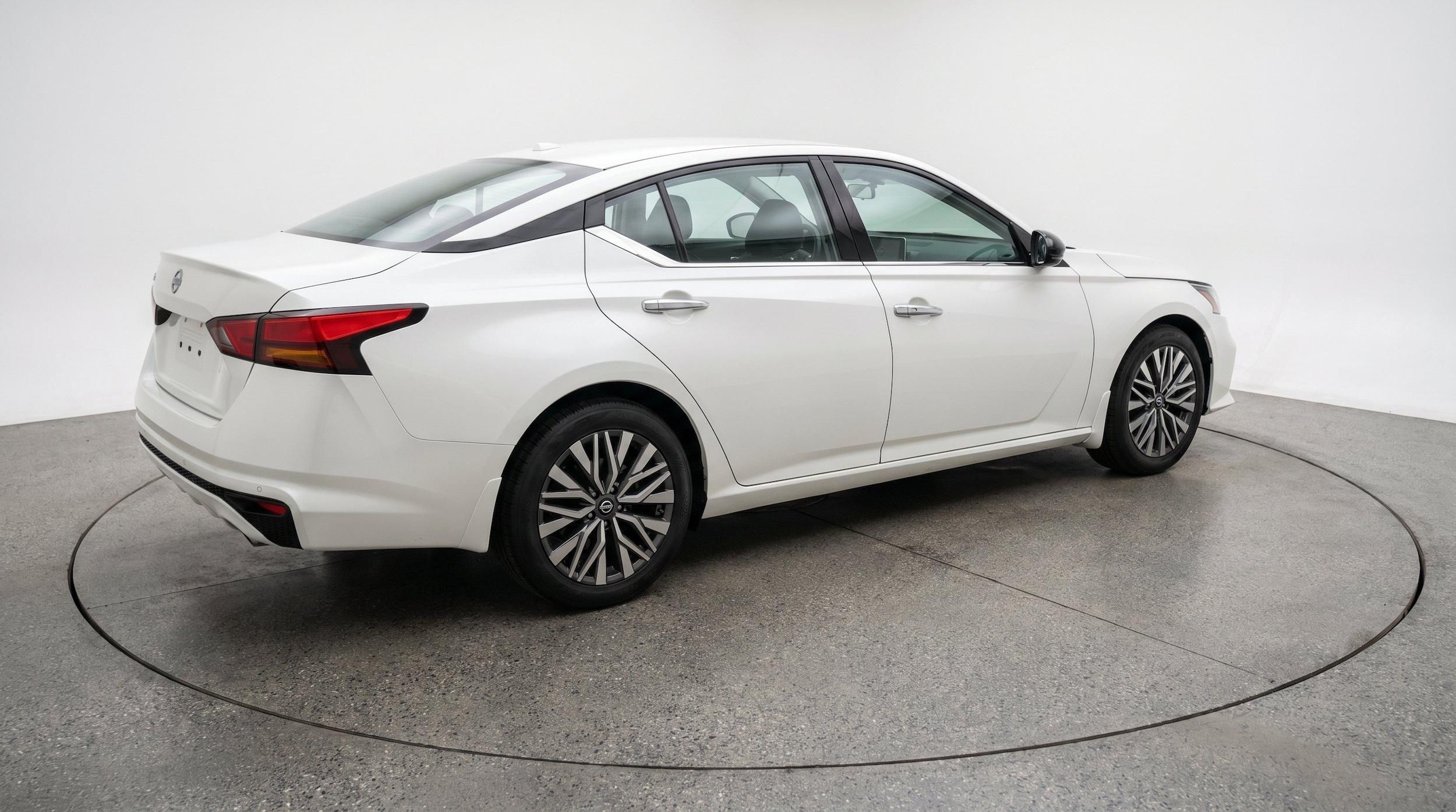 Thumbnail: 2025 Nissan Altima - 9