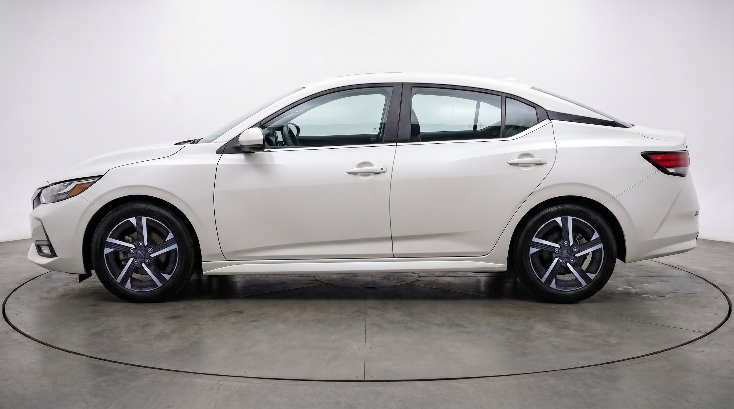 Thumbnail: 2025 Nissan Sentra - 5