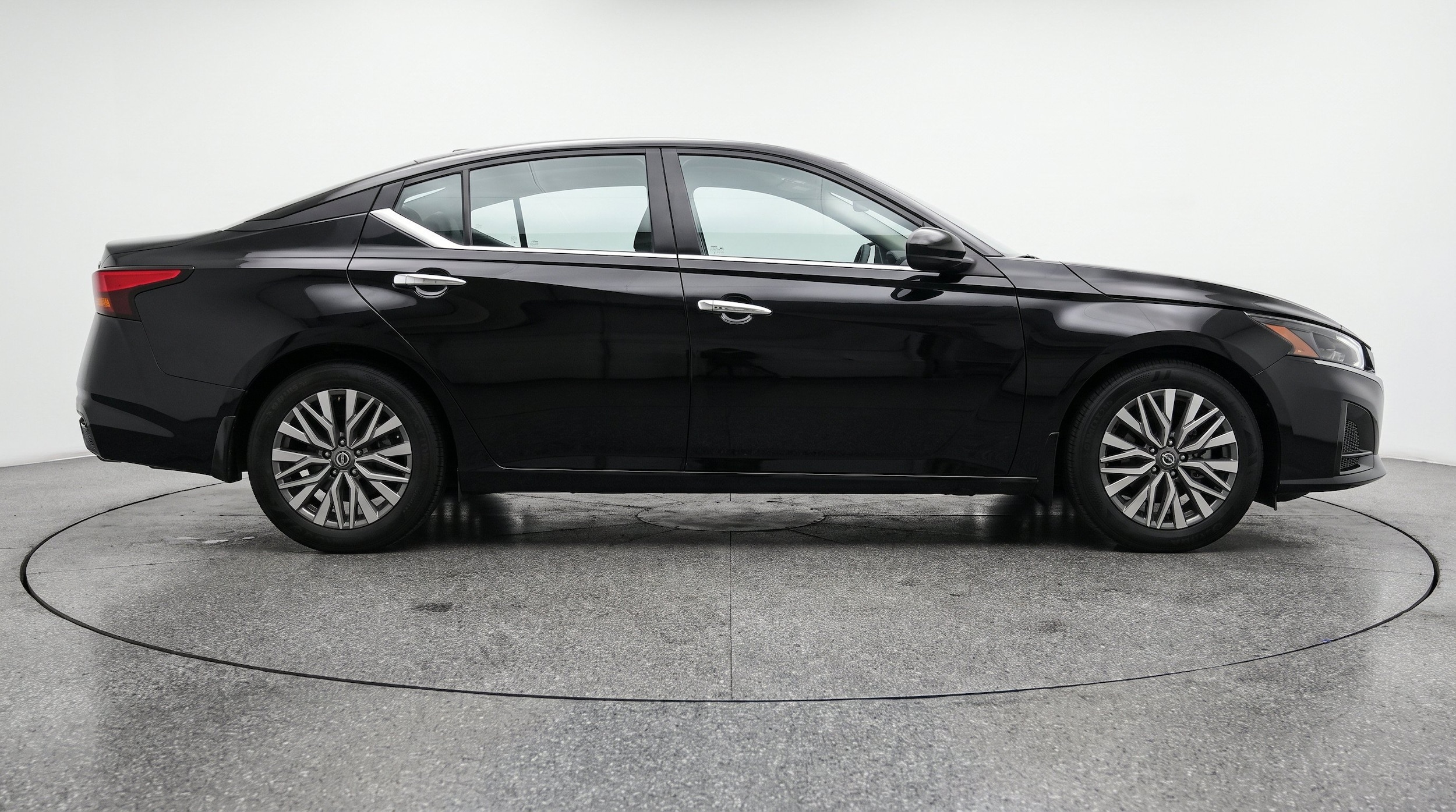 Thumbnail: 2025 Nissan Altima - 11