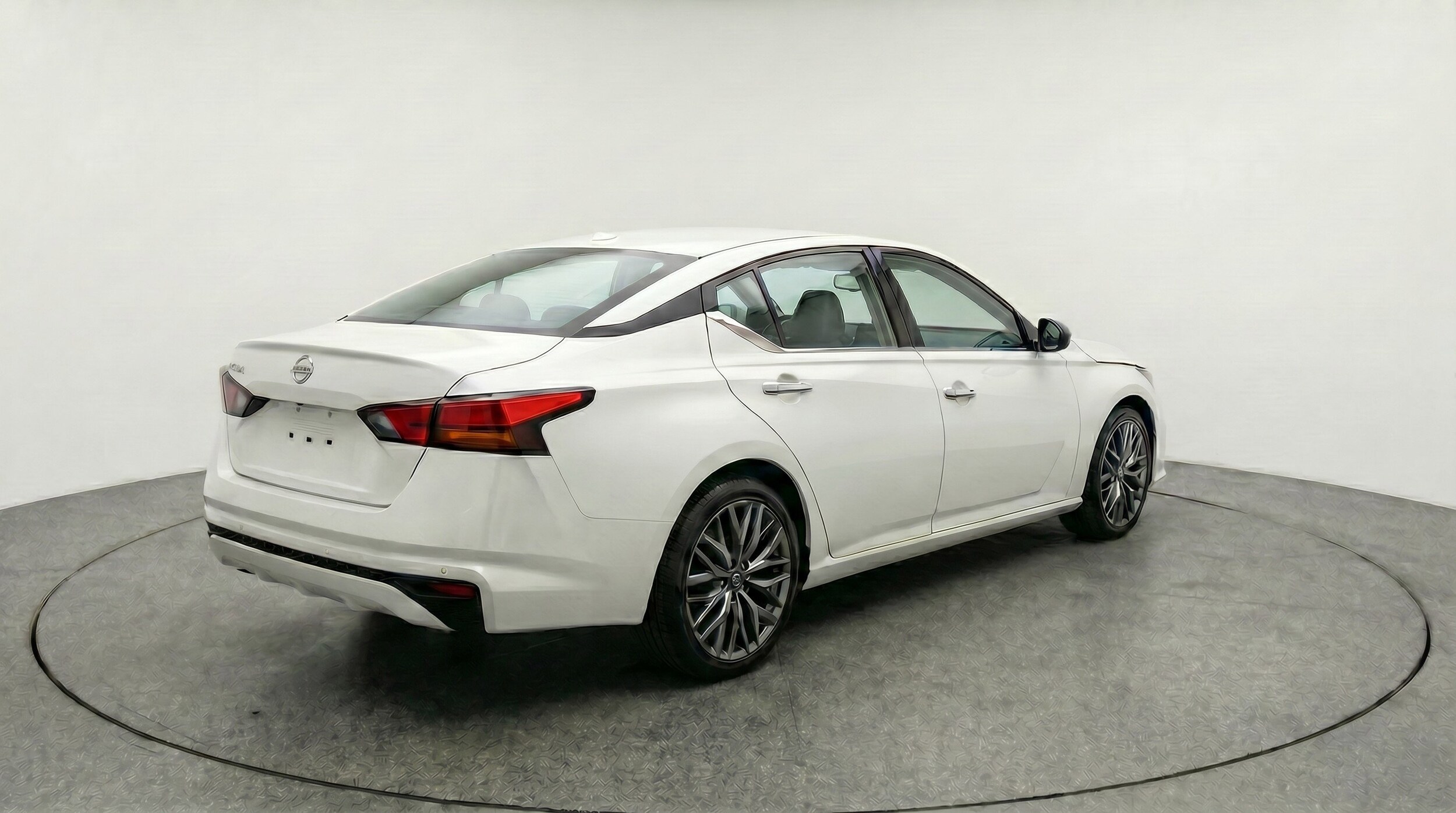 Thumbnail: 2025 Nissan Altima - 9