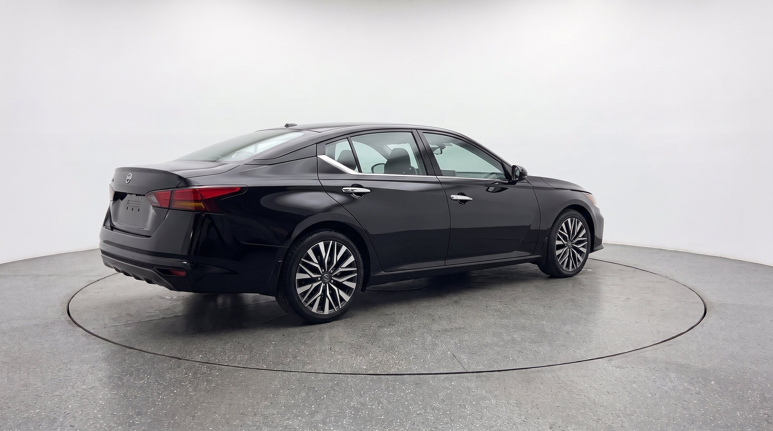 Thumbnail: 2025 Nissan Altima - 9
