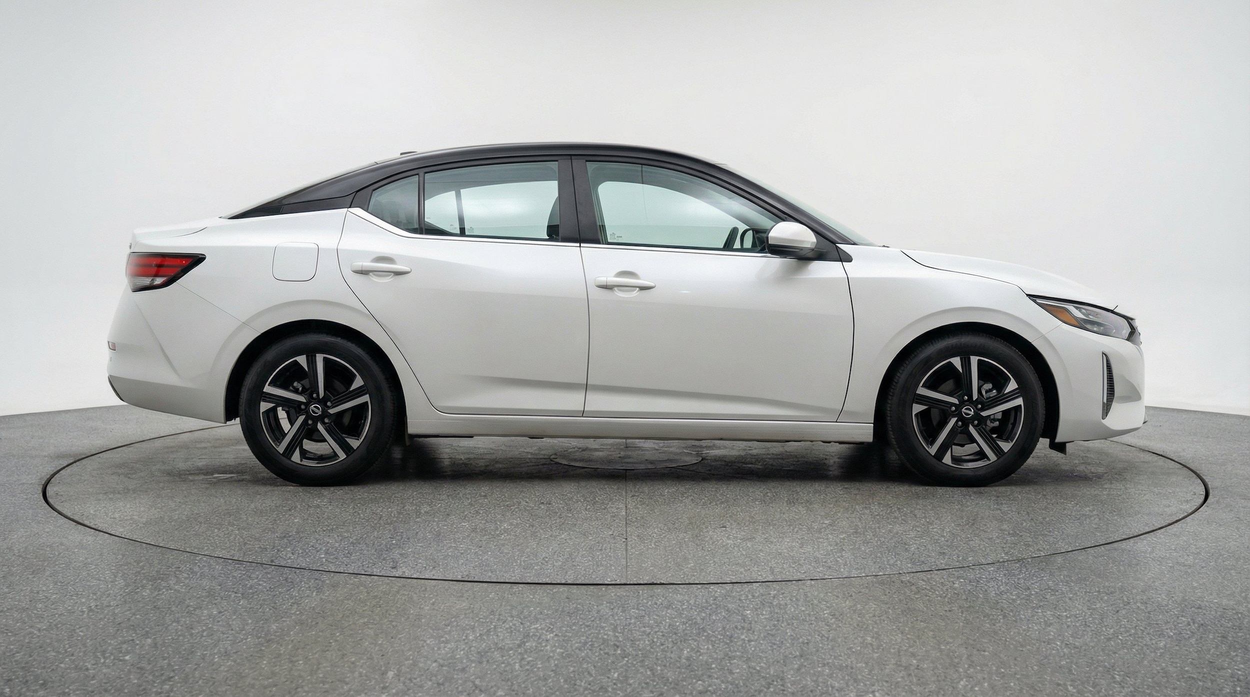 Thumbnail: 2025 Nissan Sentra - 10